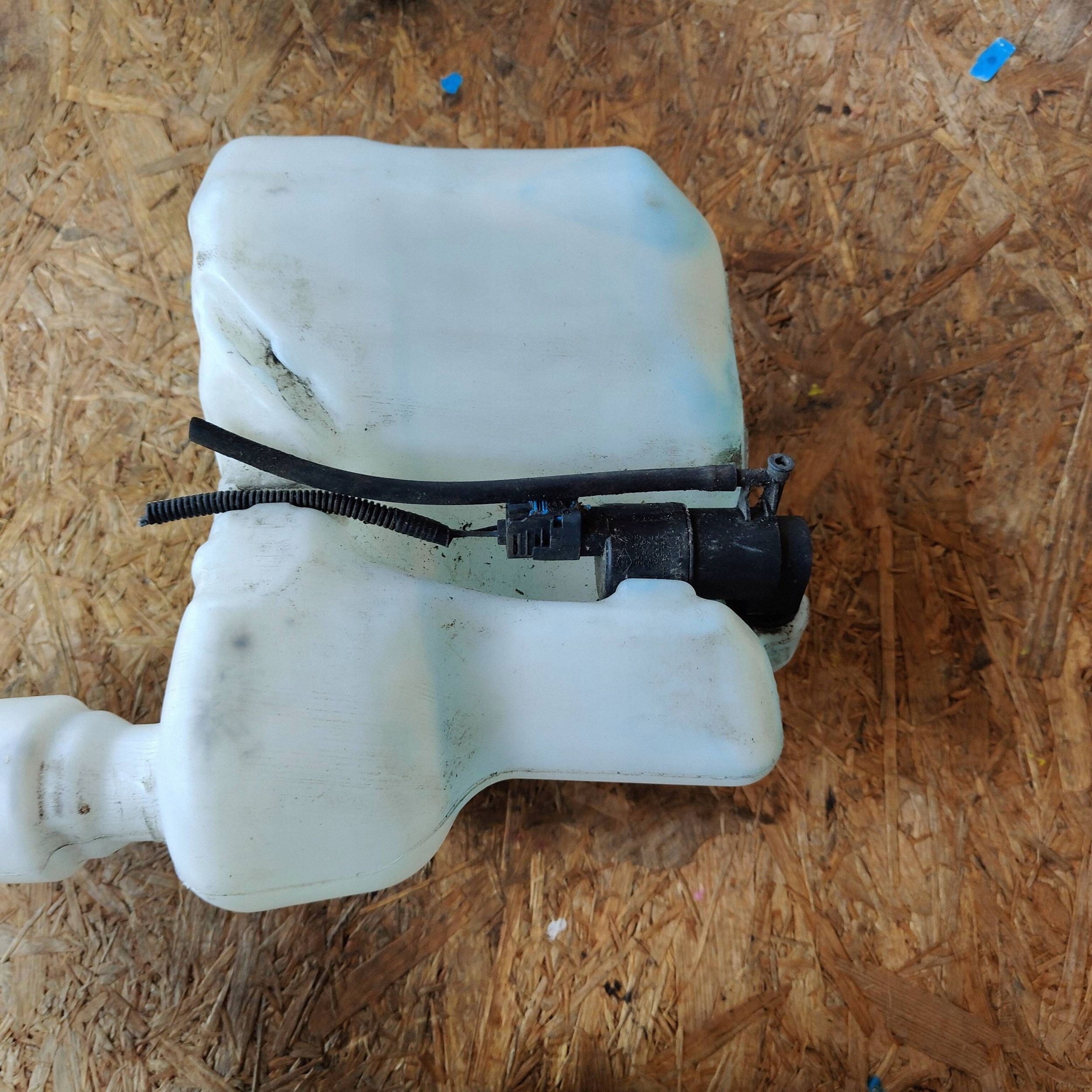 Renault Master III washer fluid tank 2891000023R