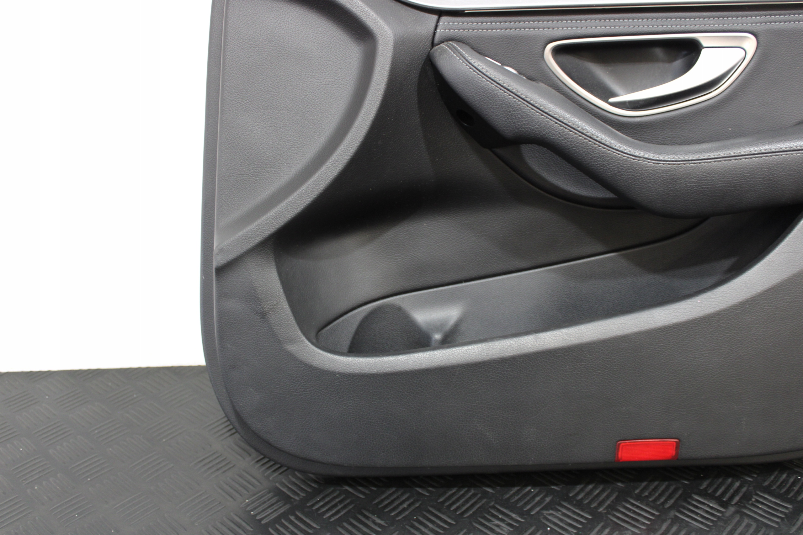 upholstery side door right front MERCEDES C-KLASA W205 SB
