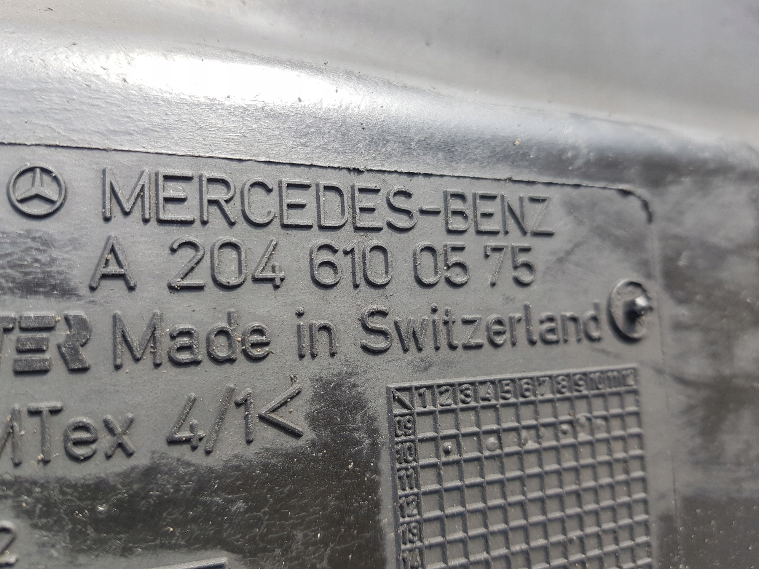 MERCEDES W207 W204 sump floor boot 2046100575