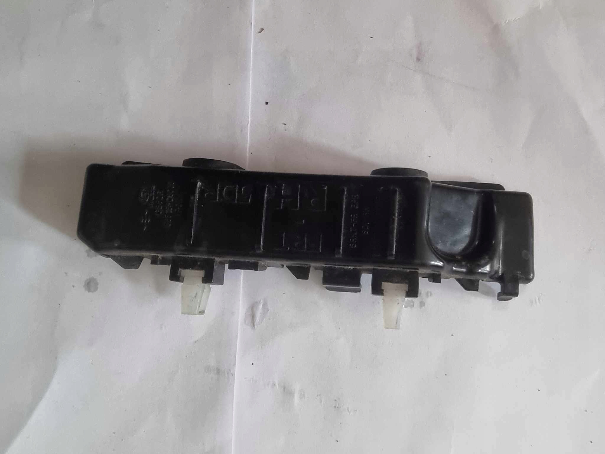 HYUNDAI I20 -> bumper bracket right rear part