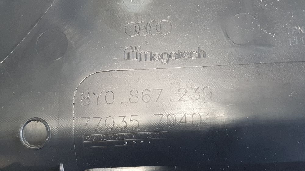 Audi A3 8Y cover slupka B lower left 8Y0867239