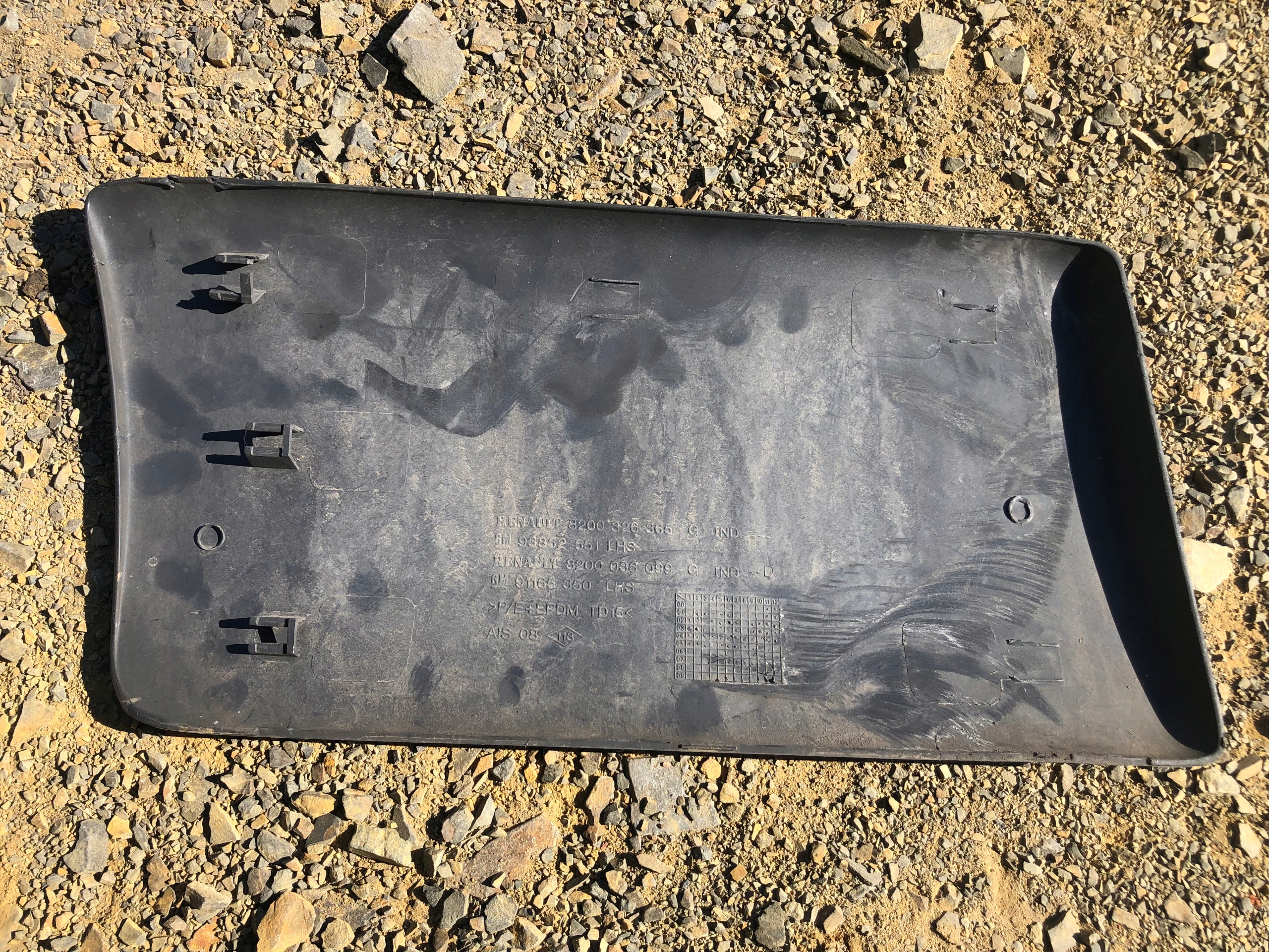 moulding left rear part RENAULT MASTER III 8200326365