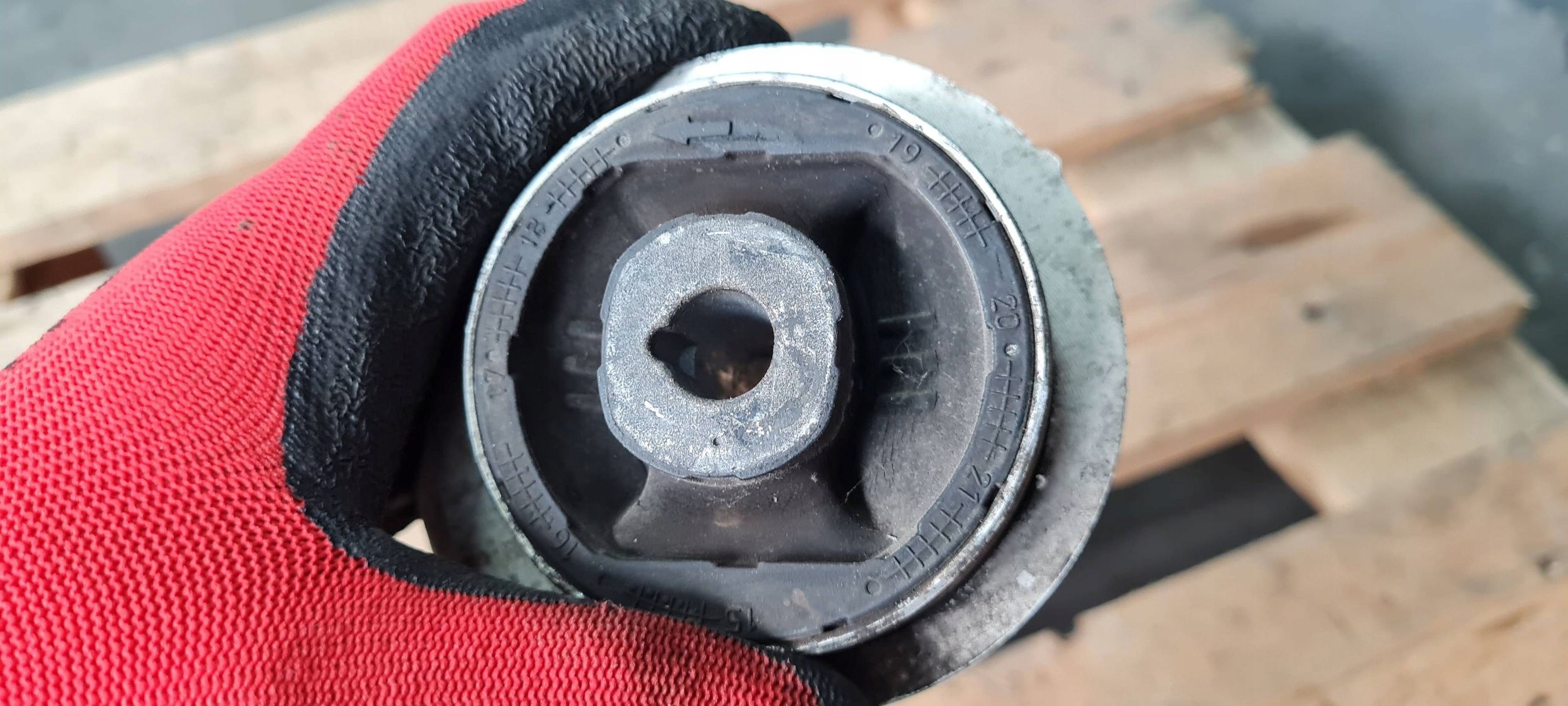 A4 B9 8W arm left front lower 8W0407695B A5 8W
