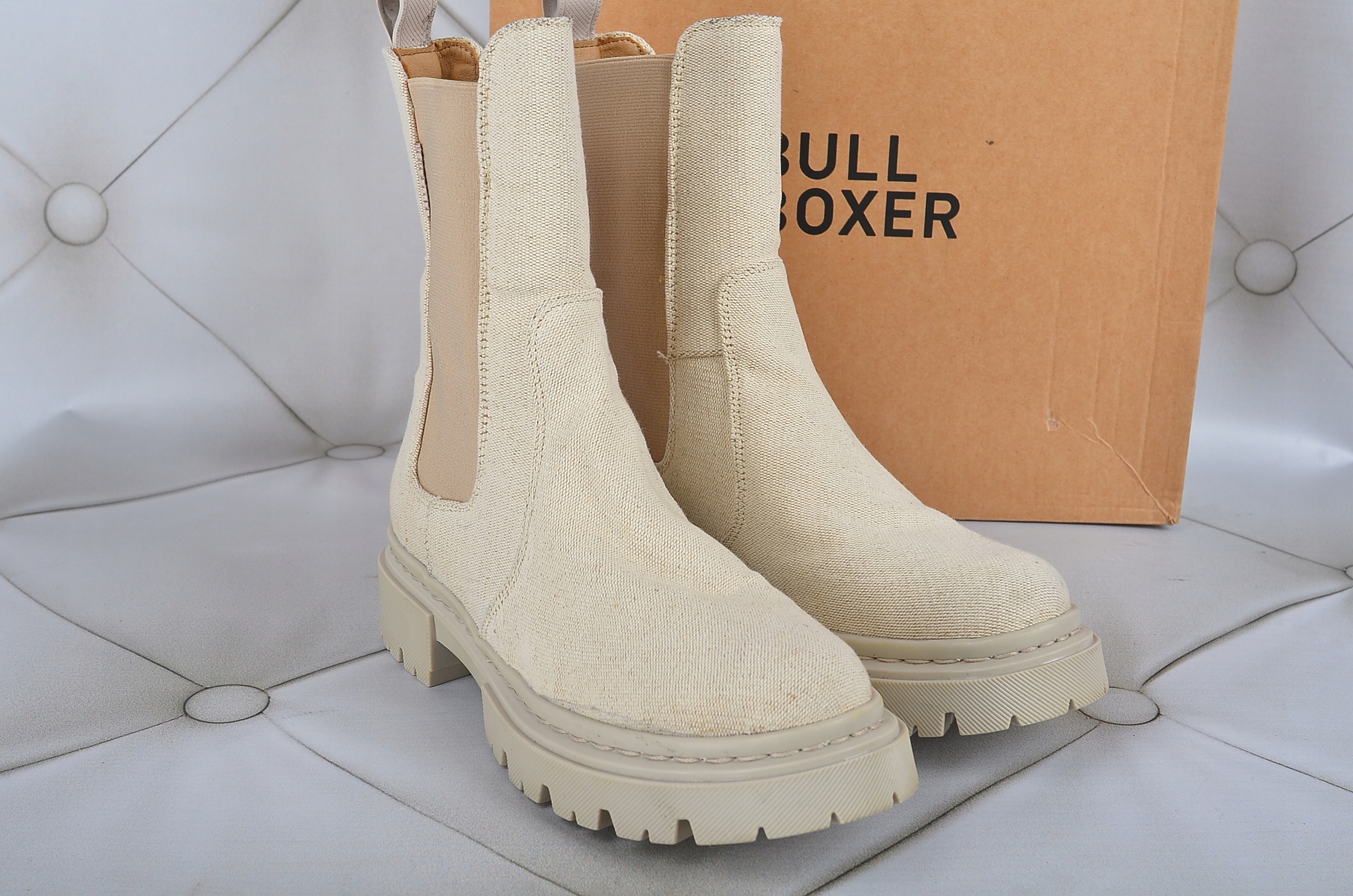 Kotníkové Boty Na Platformě Bullboxer VEL.36