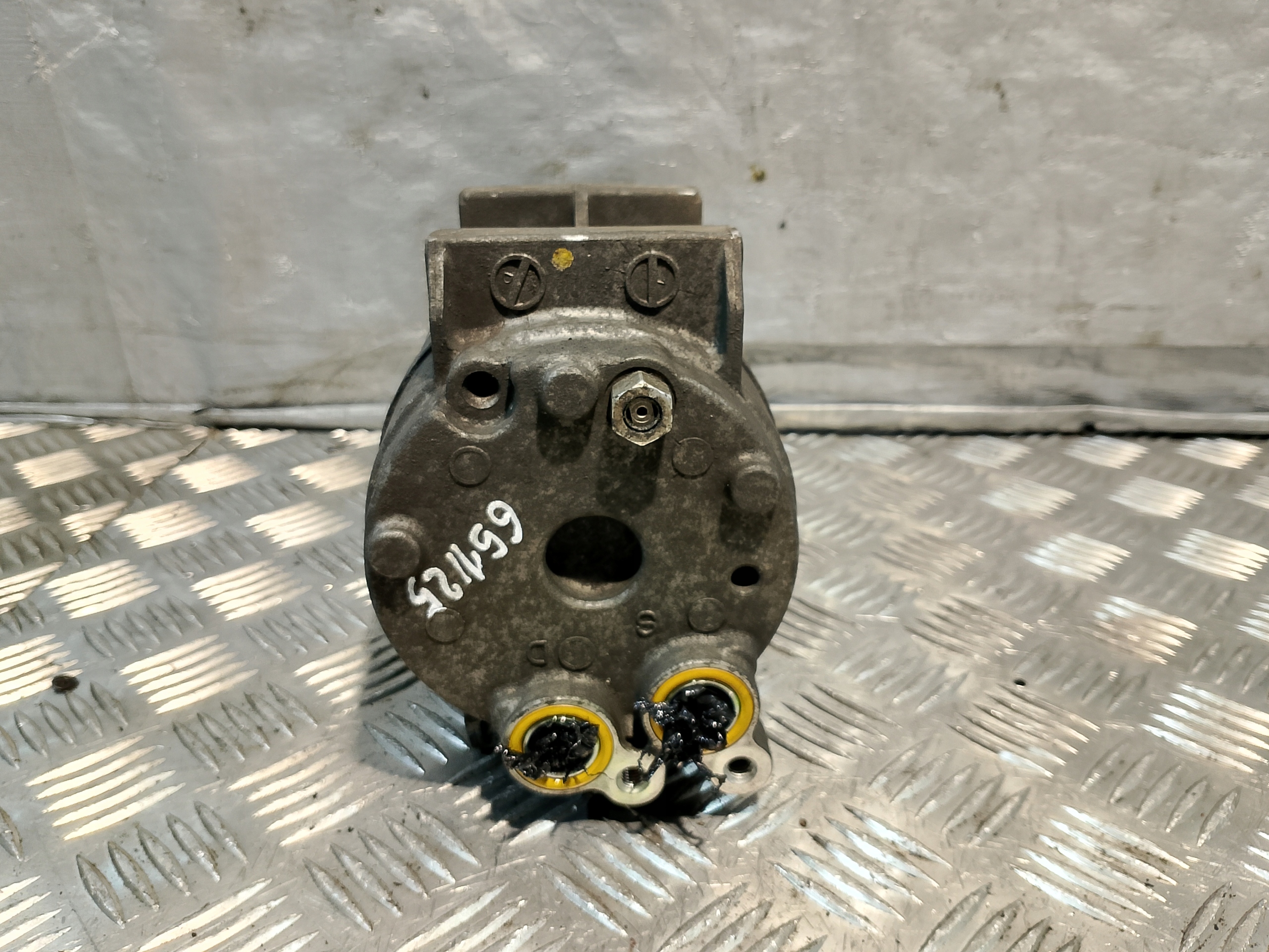 compressor compressor; of the air conditioning VOLVO S60 2.4 D OE 30742206