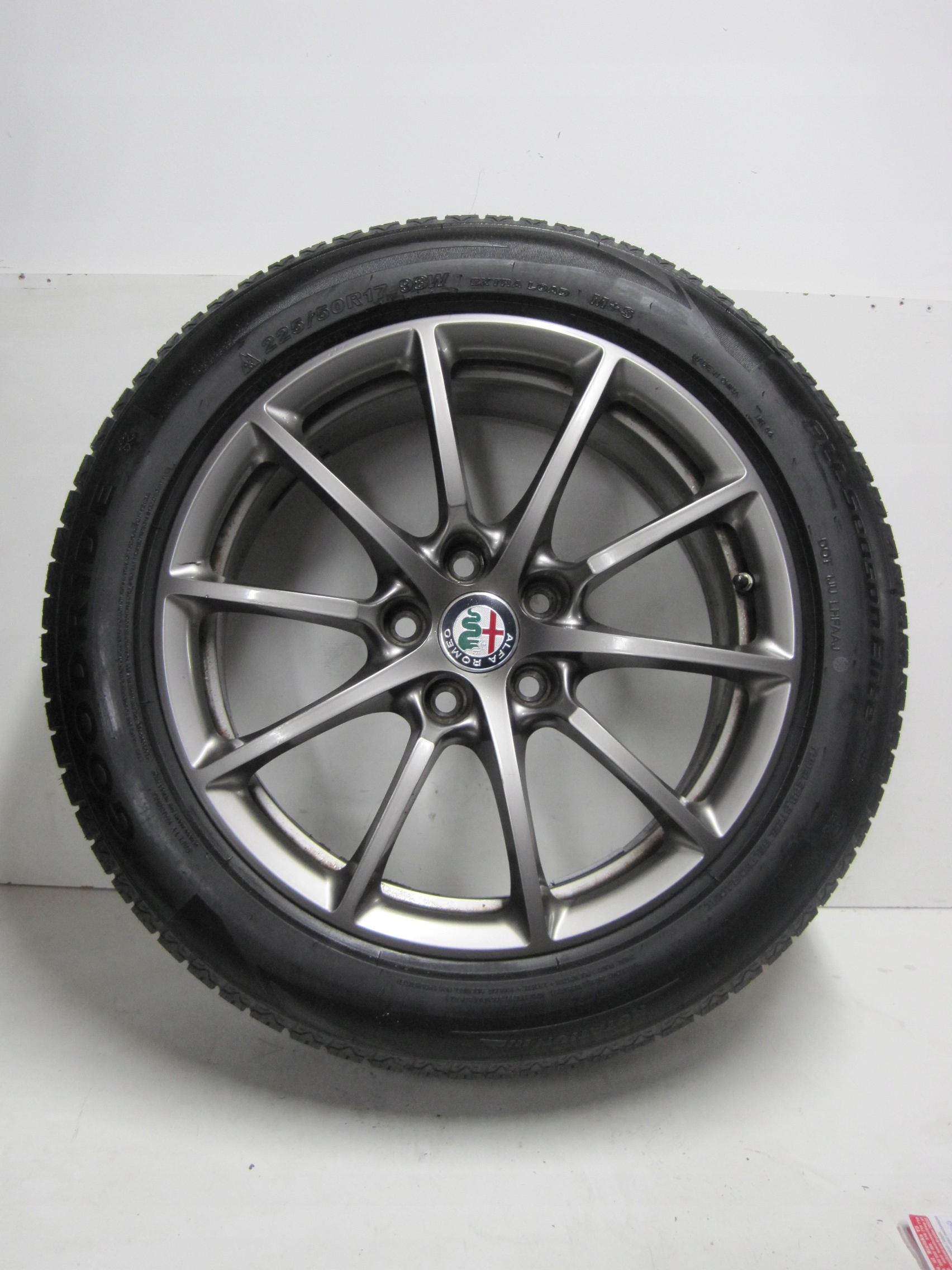 wheels discs tyres ALFA ROMEO GIULIA R17 M+S 24r