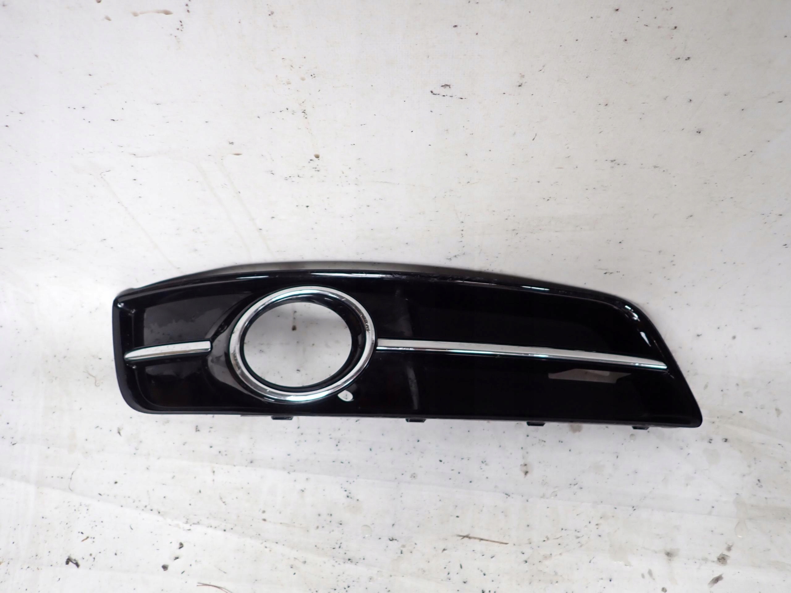 AUDI A3 8P LIFT 08- grid of a bumper right front front 8P0807882
