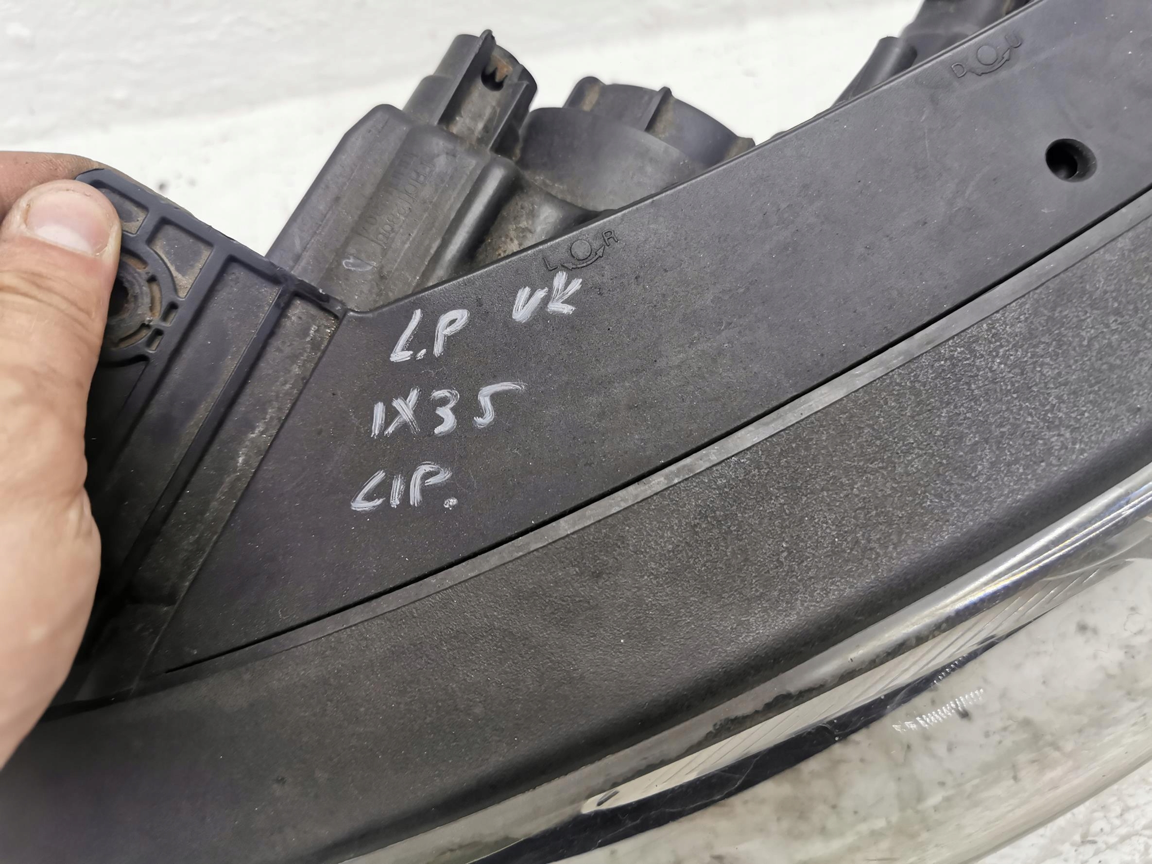light lens left front HYUNDAI IX35 92101-2Y UK