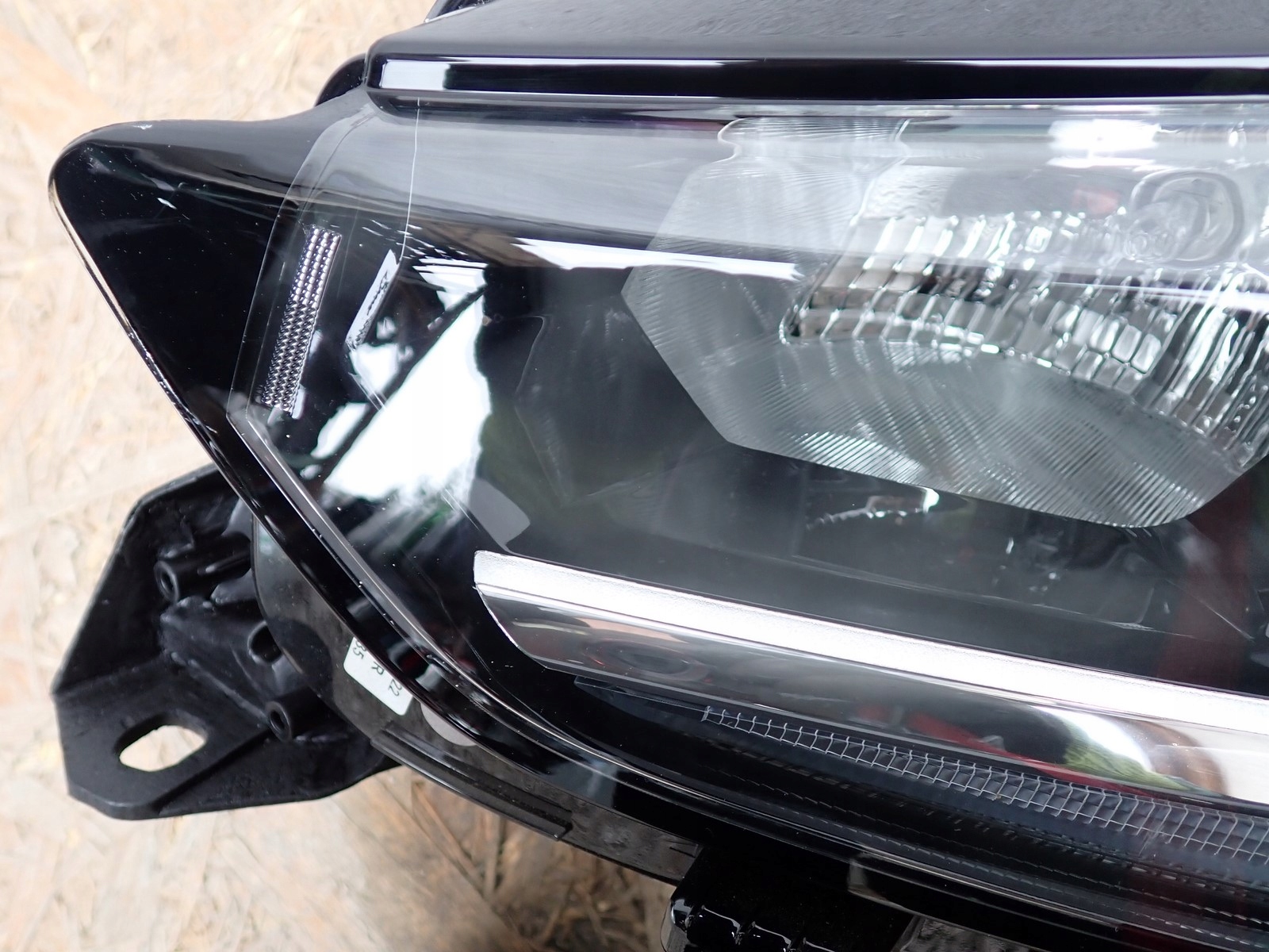 light left REFLEKTOR left OPEL CORSA F 68 2019-2023R 9829465580