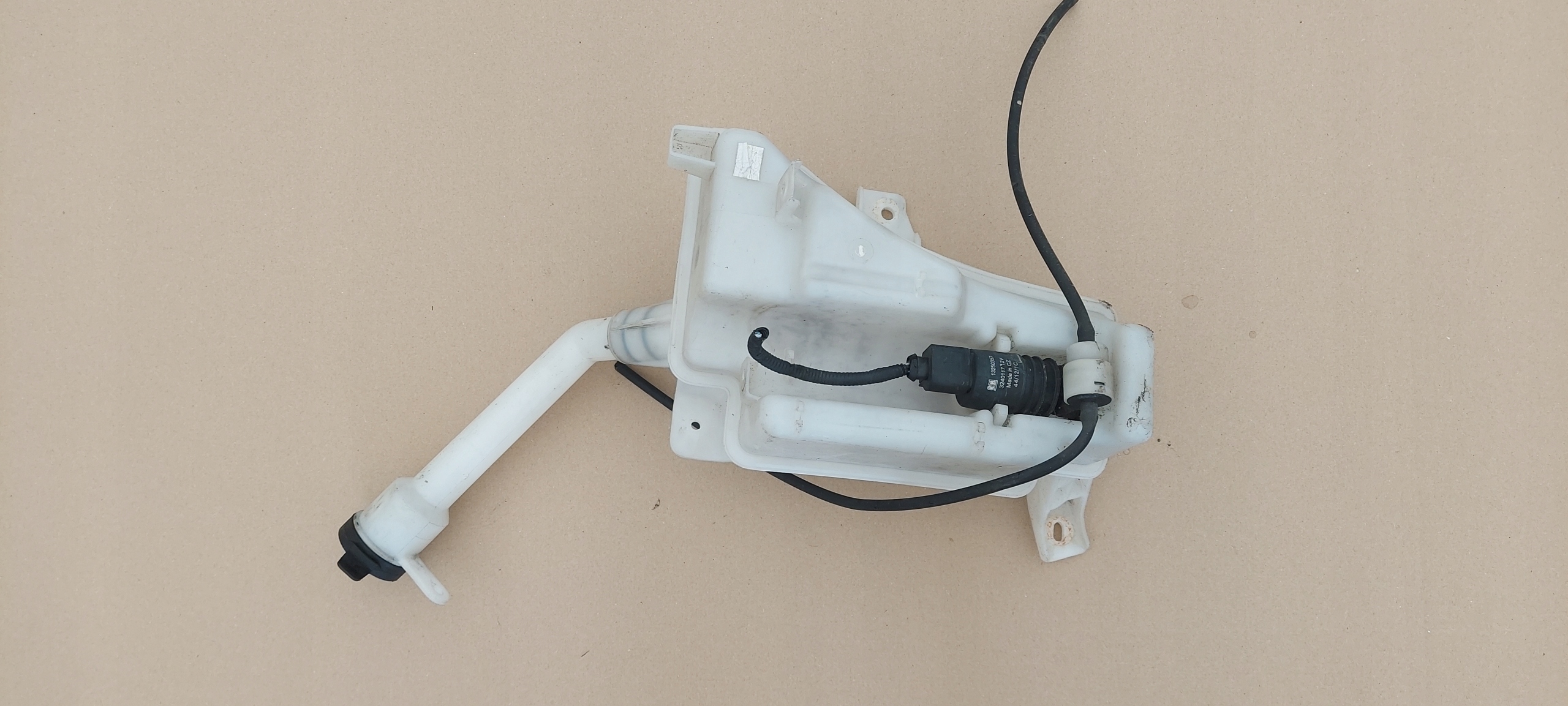 washer fluid tank complete OPEL MOKKA 95182243