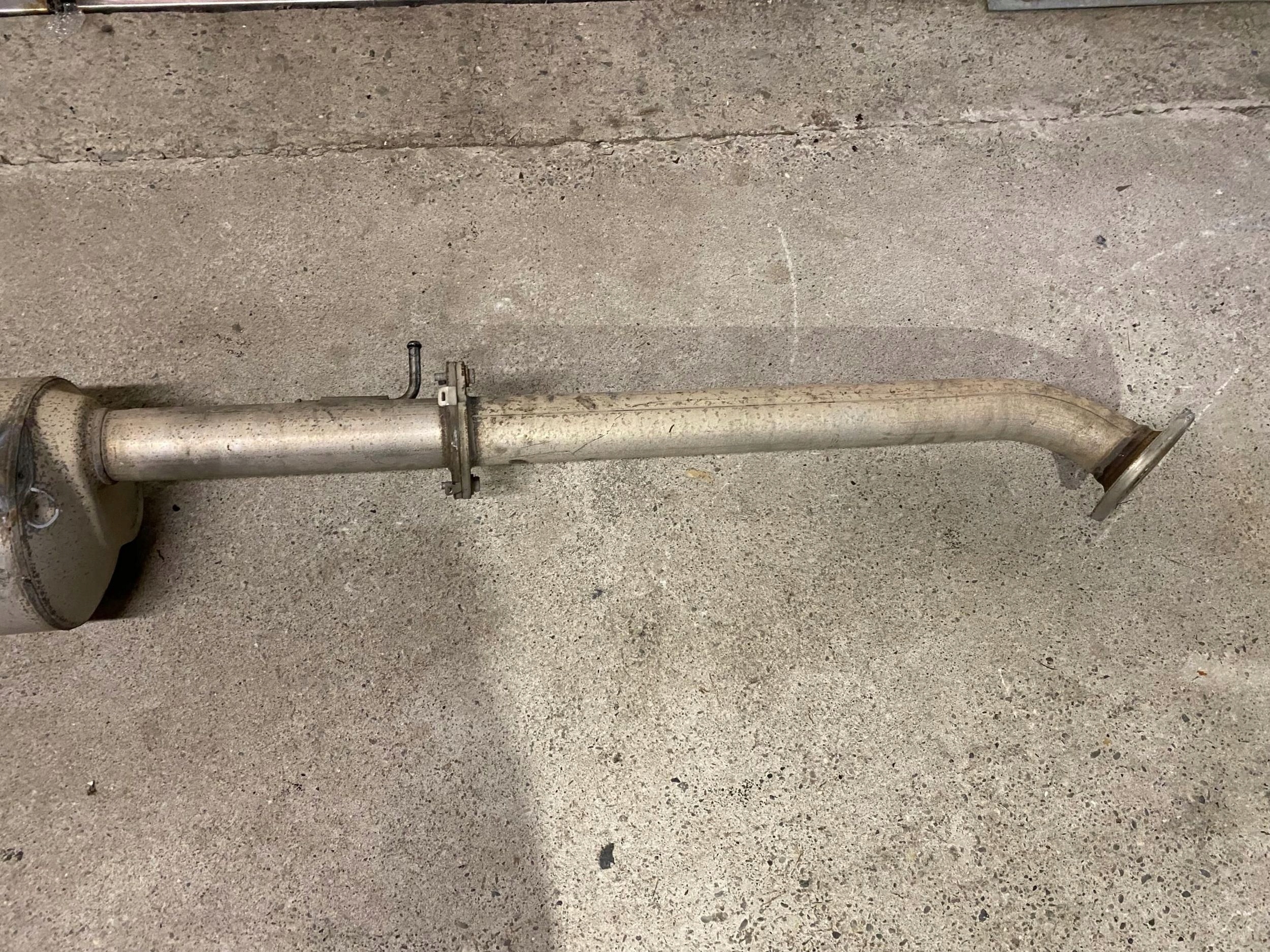 exhaust pipe pipe tlumik central Ram 1500 2019+ USA