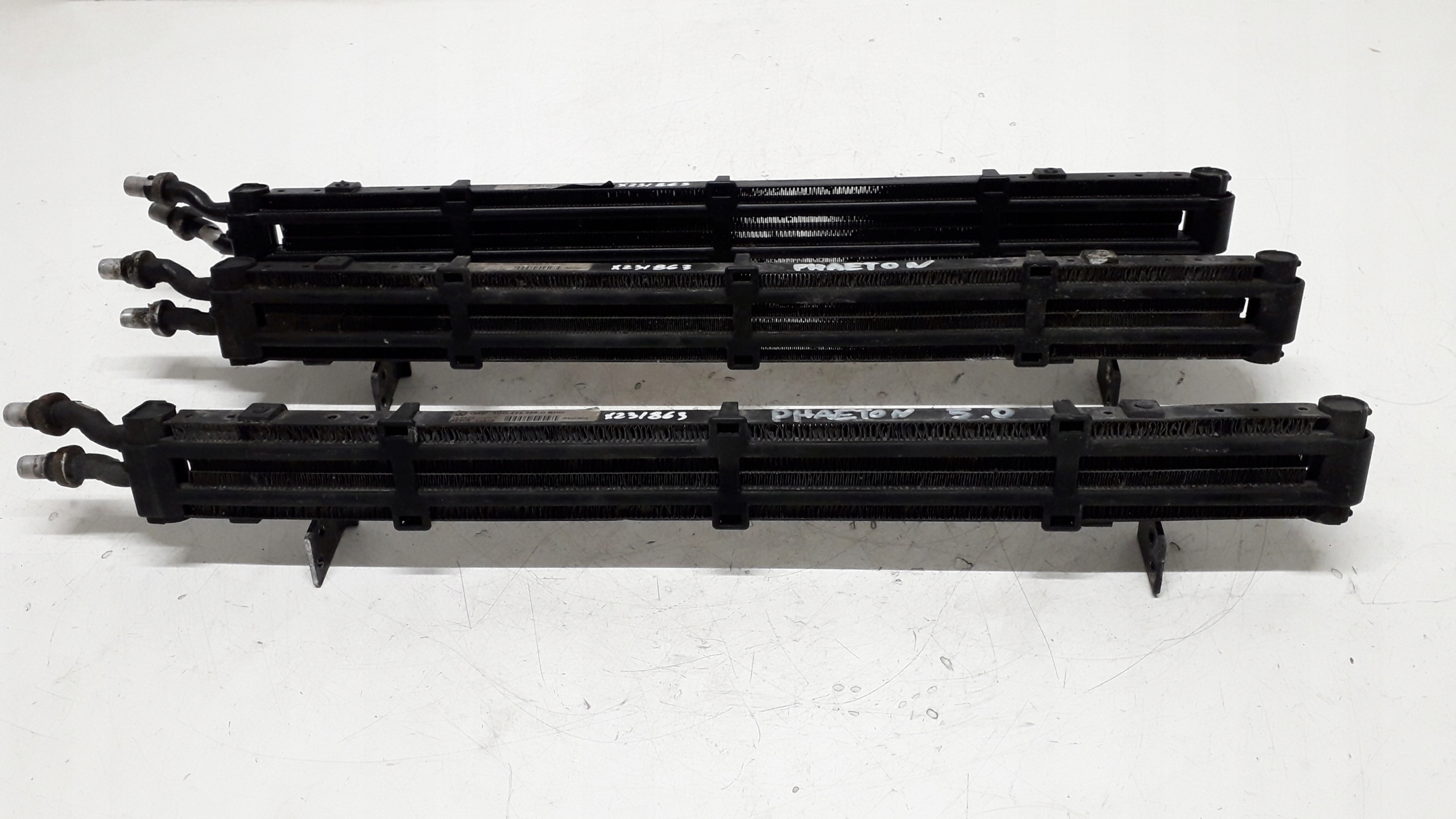 VW PHAETON CHŁODNICZKA OLEJU 3D0422885D