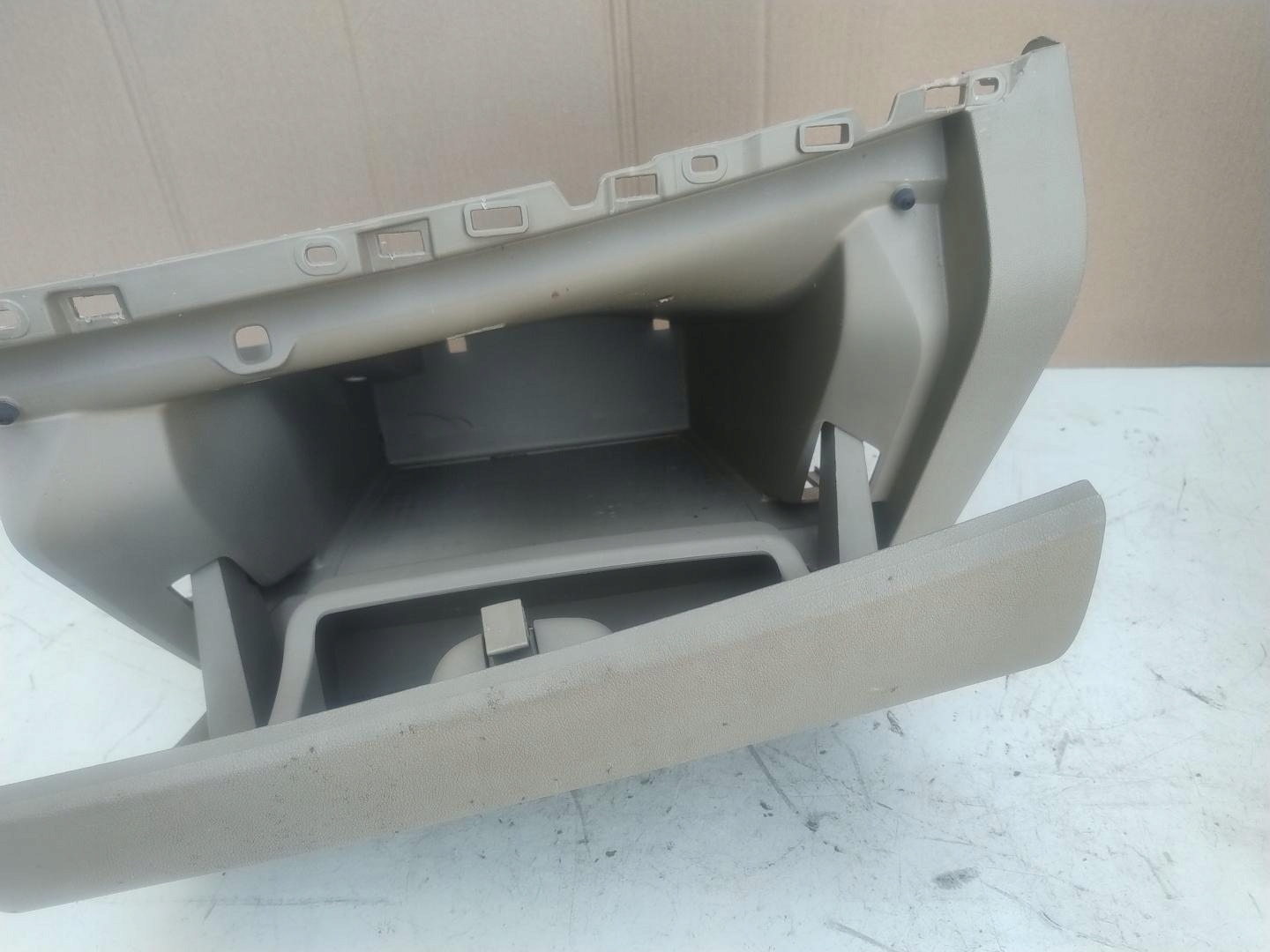 бардачок renault SCENIC III 1.5 681080004R