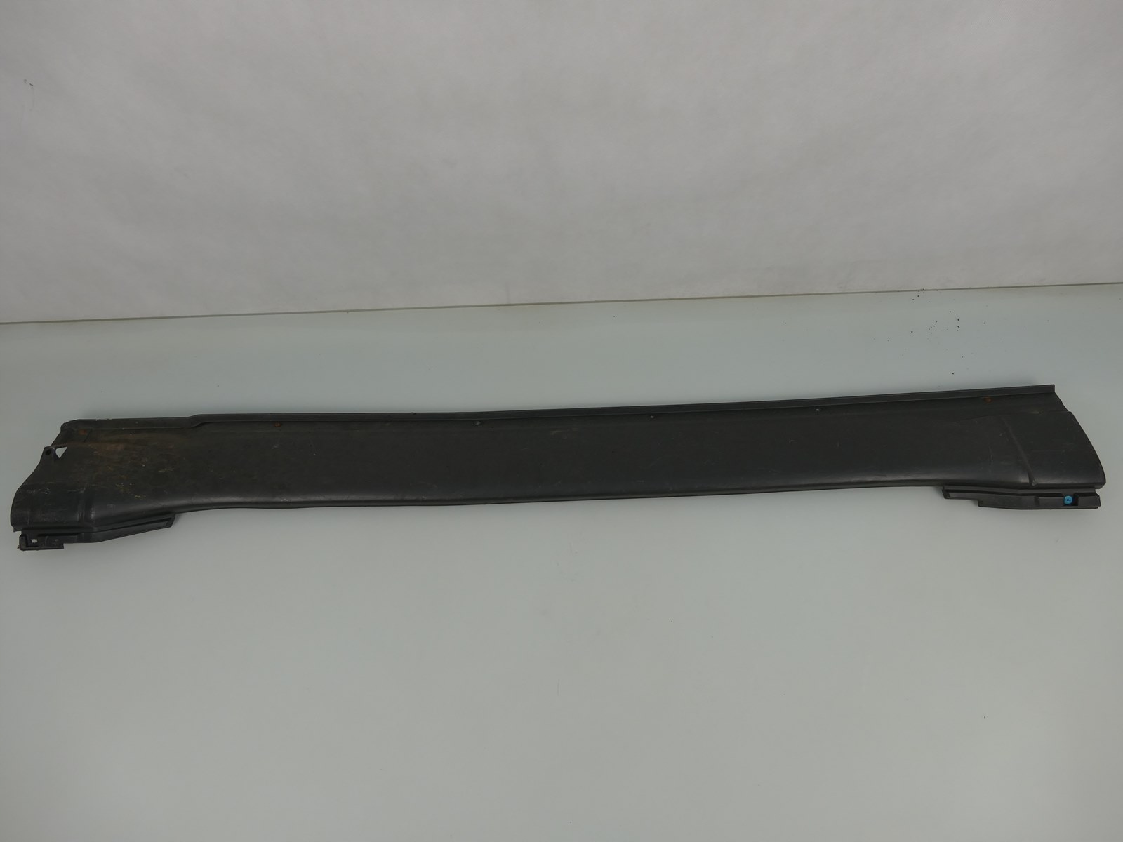 MITSUBISHI PAJERO IV 3D moulding threshold right 11r