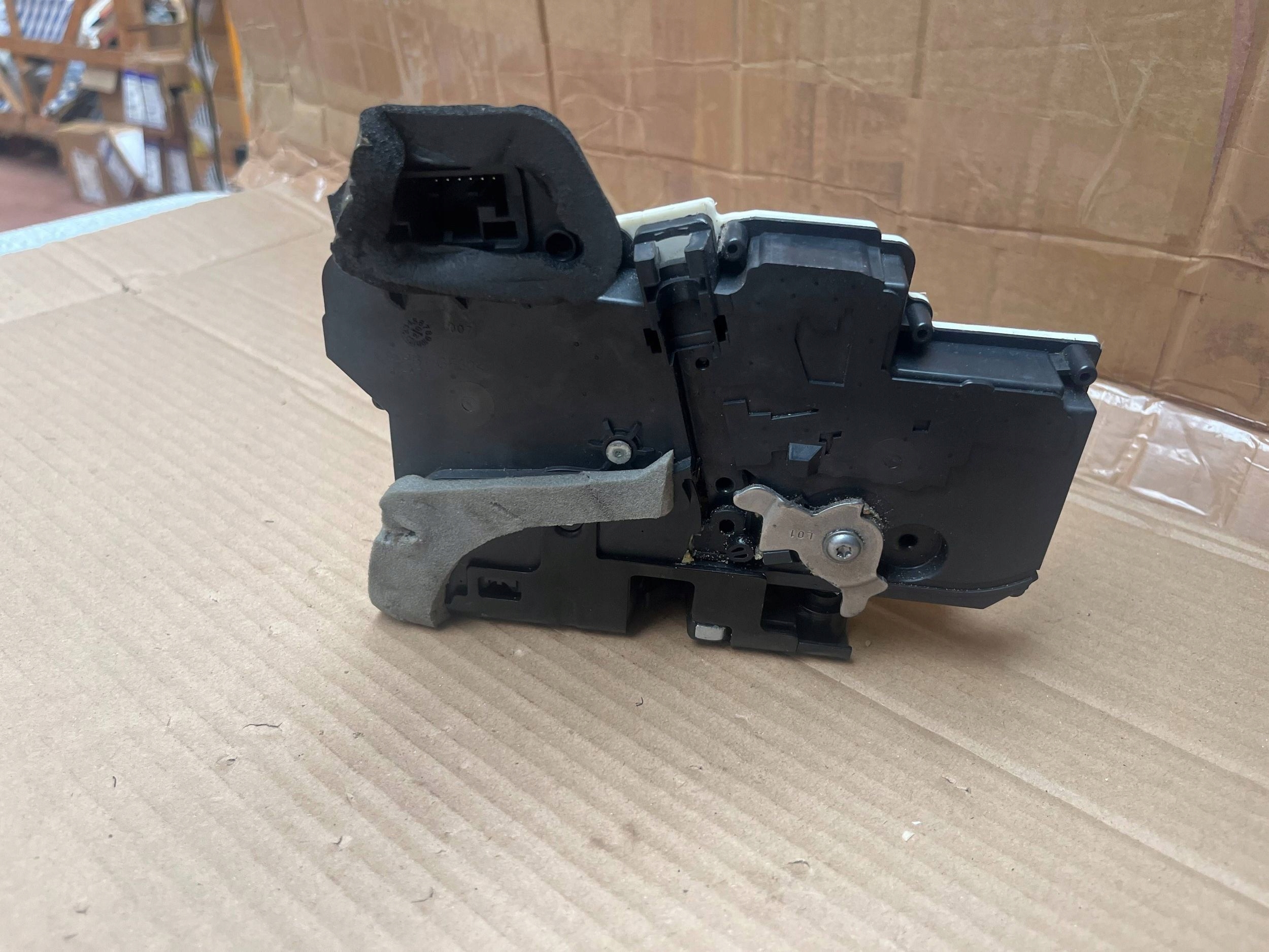 AUDI Q8 A6 A7 lock door left rear part 4K0839015Q original !