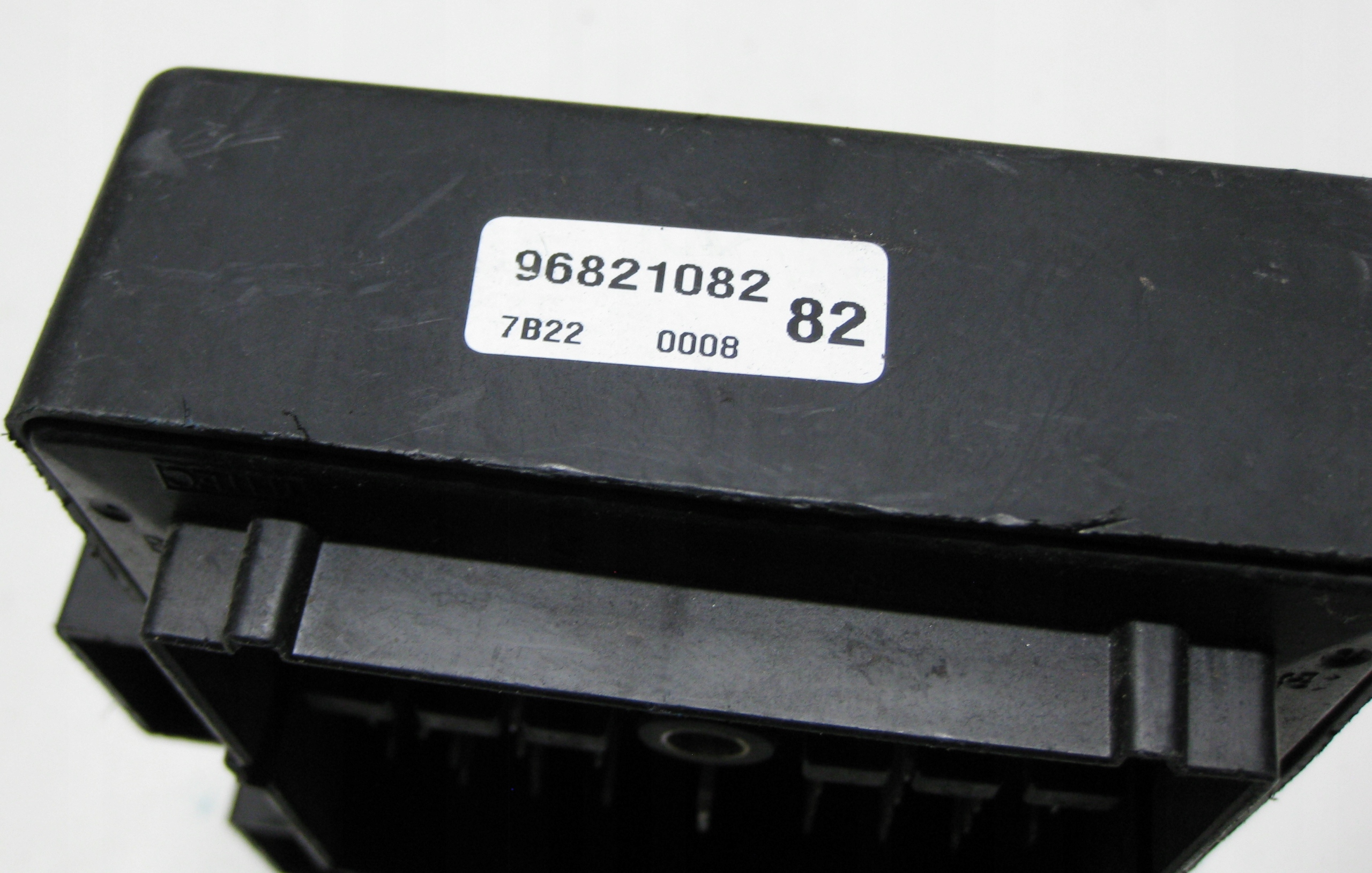 CHEVROLET CAPTIVA compartment module BEZPIECZENIKOW 96821082