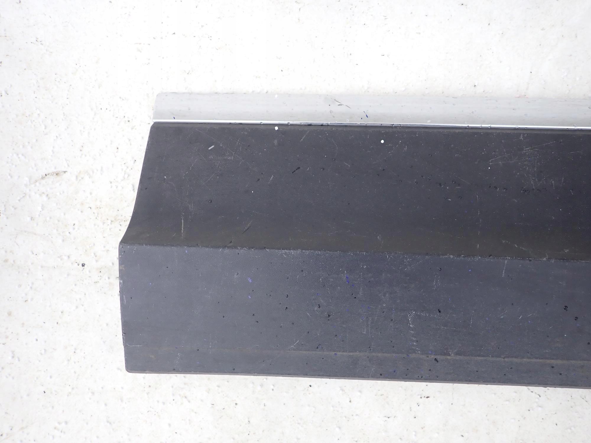 VW TIGUAN II 2 15-> moulding door right front