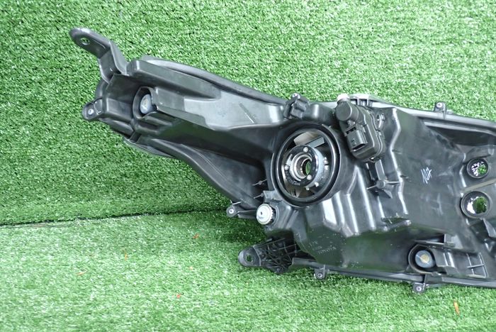 TOYOTA YARIS IV 20- reflektor left light left