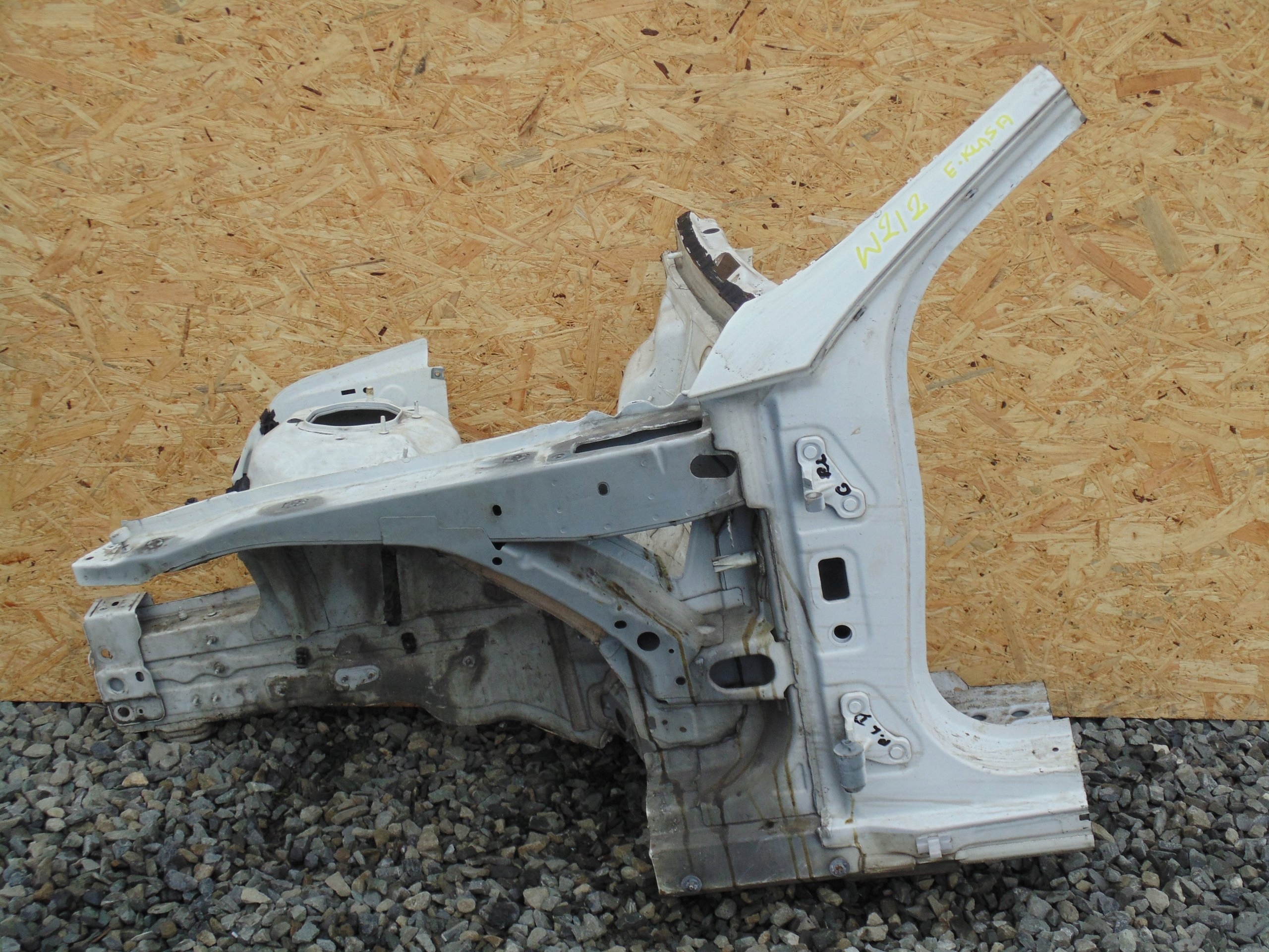 Чверть передня ліва MB E-Class W212 2011 рік.