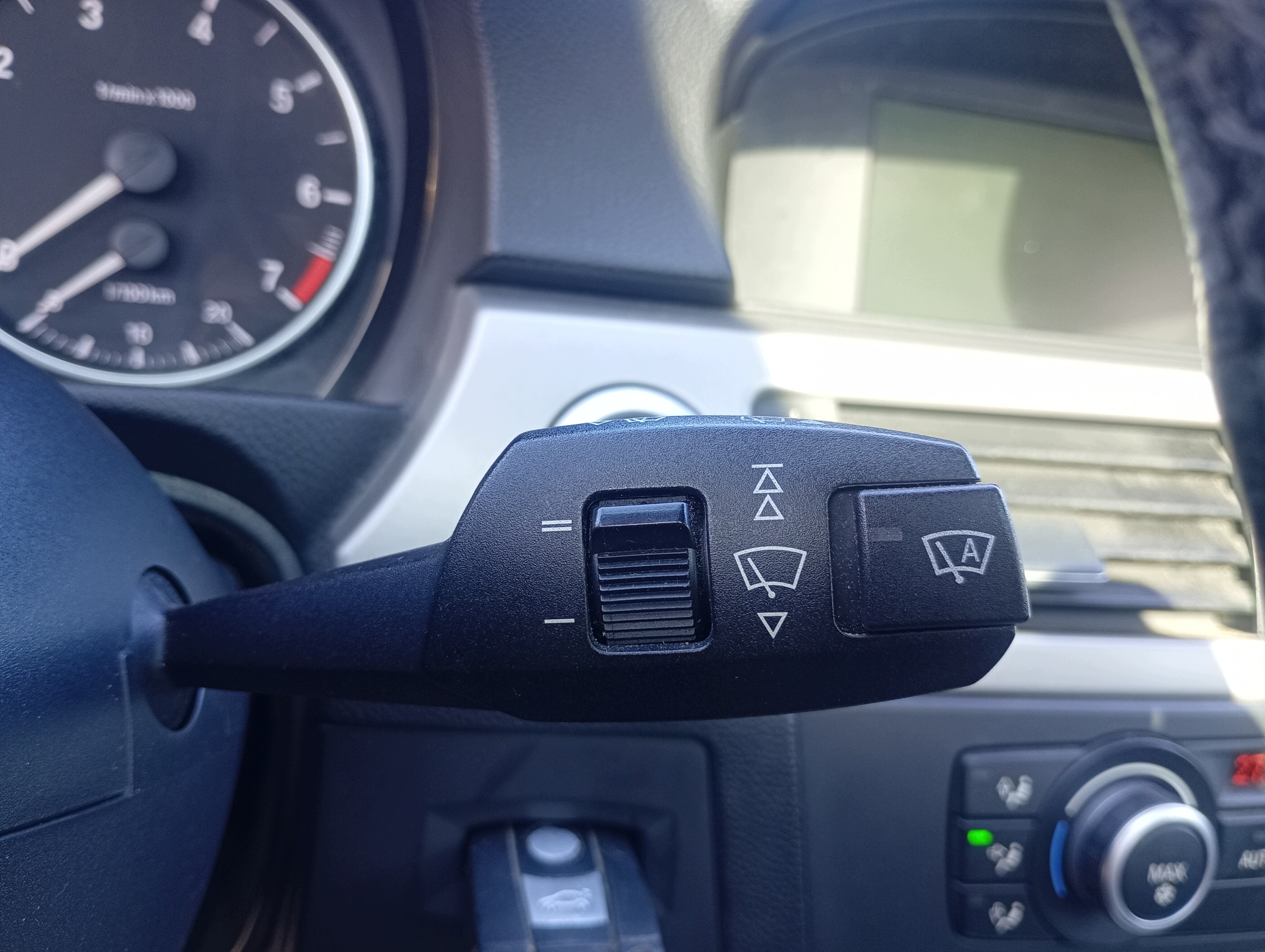 interrupteur commande phares feux zespolony z volant BMW 3 III E91 06-07 2.0 16V