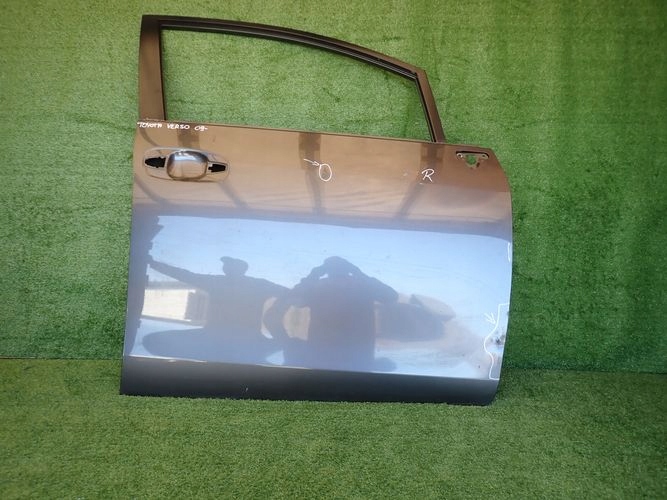 TOYOTA VERSO 09- door right front front