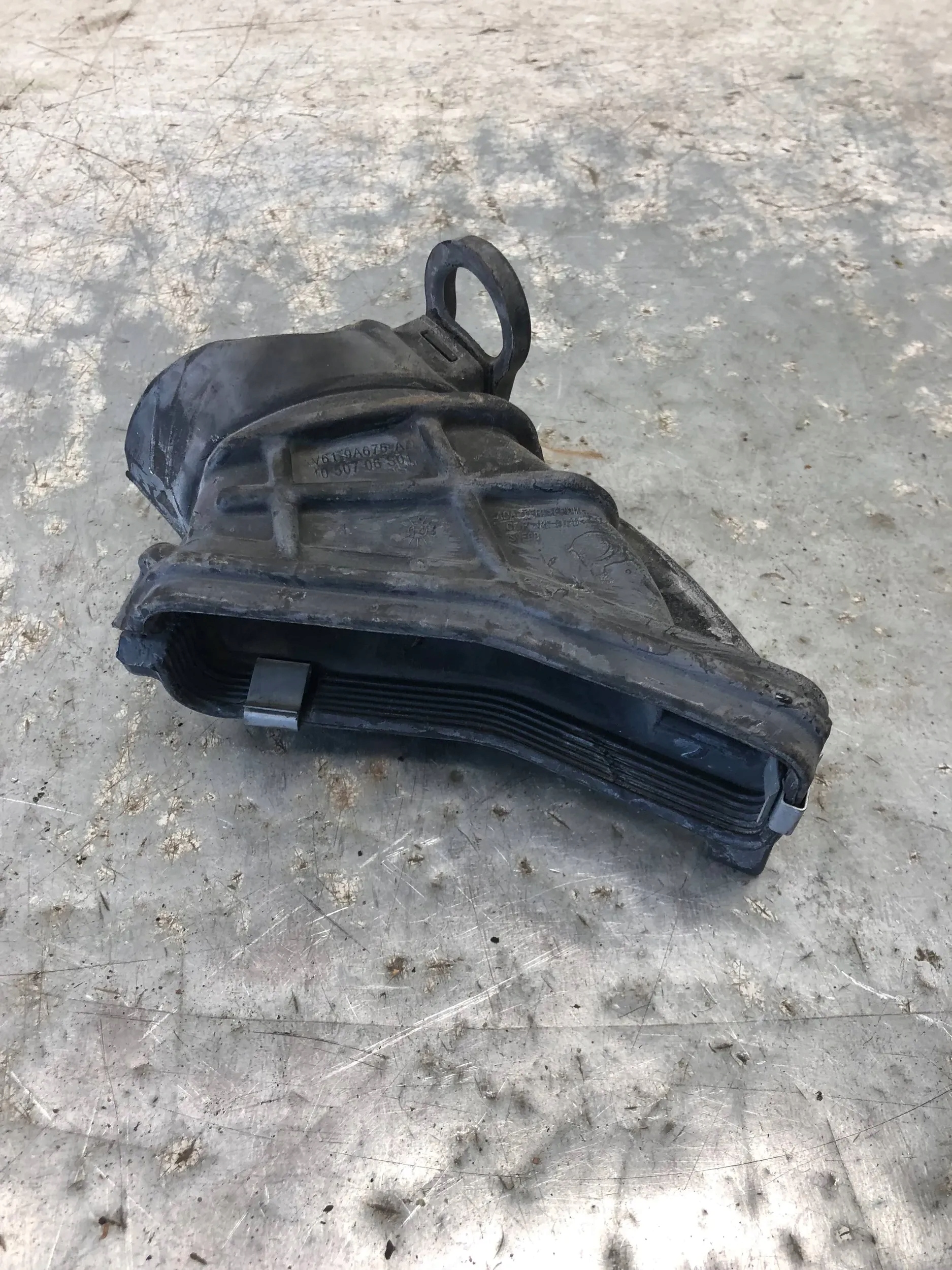pipe air hose FORD FOCUS MK3 AV61-9A675-AD