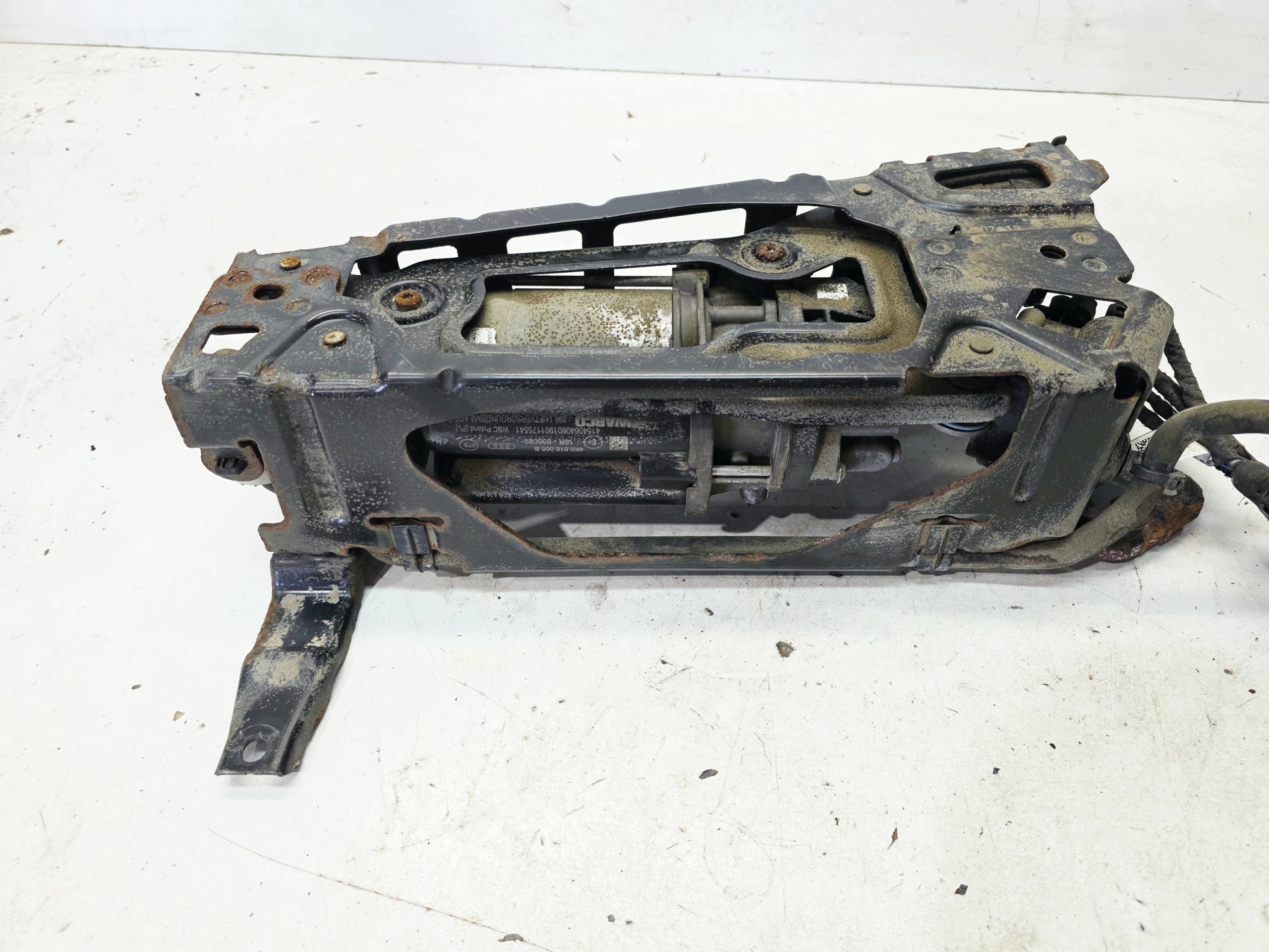 compressor compressor; springing PNEUMATYKI AUDI A6 C8 A7 4K0616005B