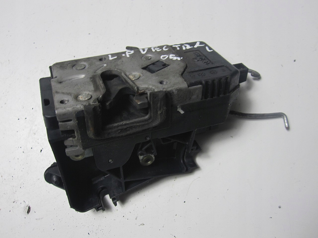 ZAMEK DRZWI PRZEDNI LEWY OPEL VECTRA C 2005R Producent części Opel OE