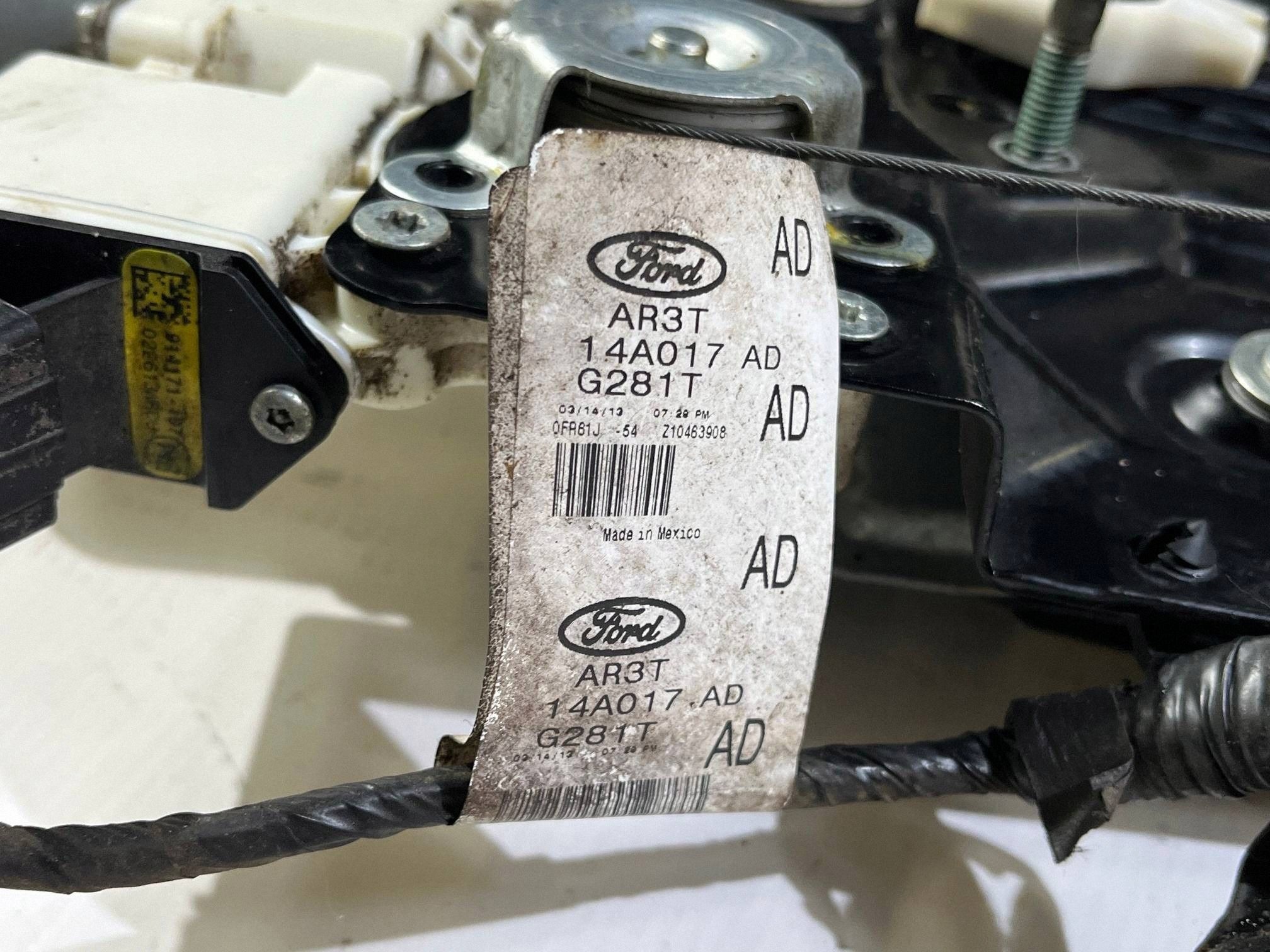 ablakemelő hátsó bal ablak bal hátso Ford Mustang Cabrio 2010-2014