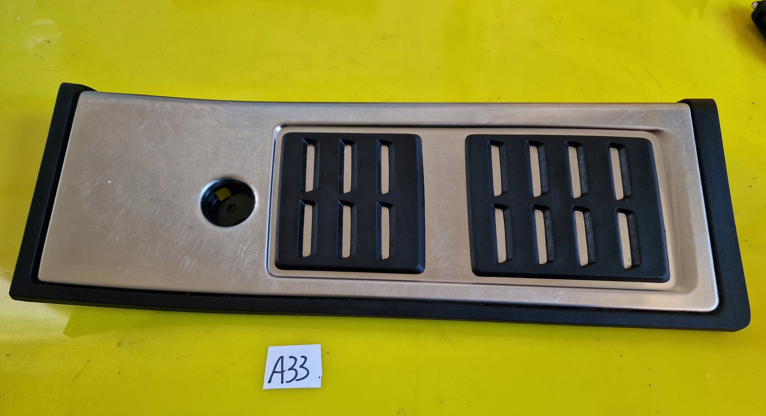 80B864777C - Підніжка подступенка AUDI Q5 80A Європа