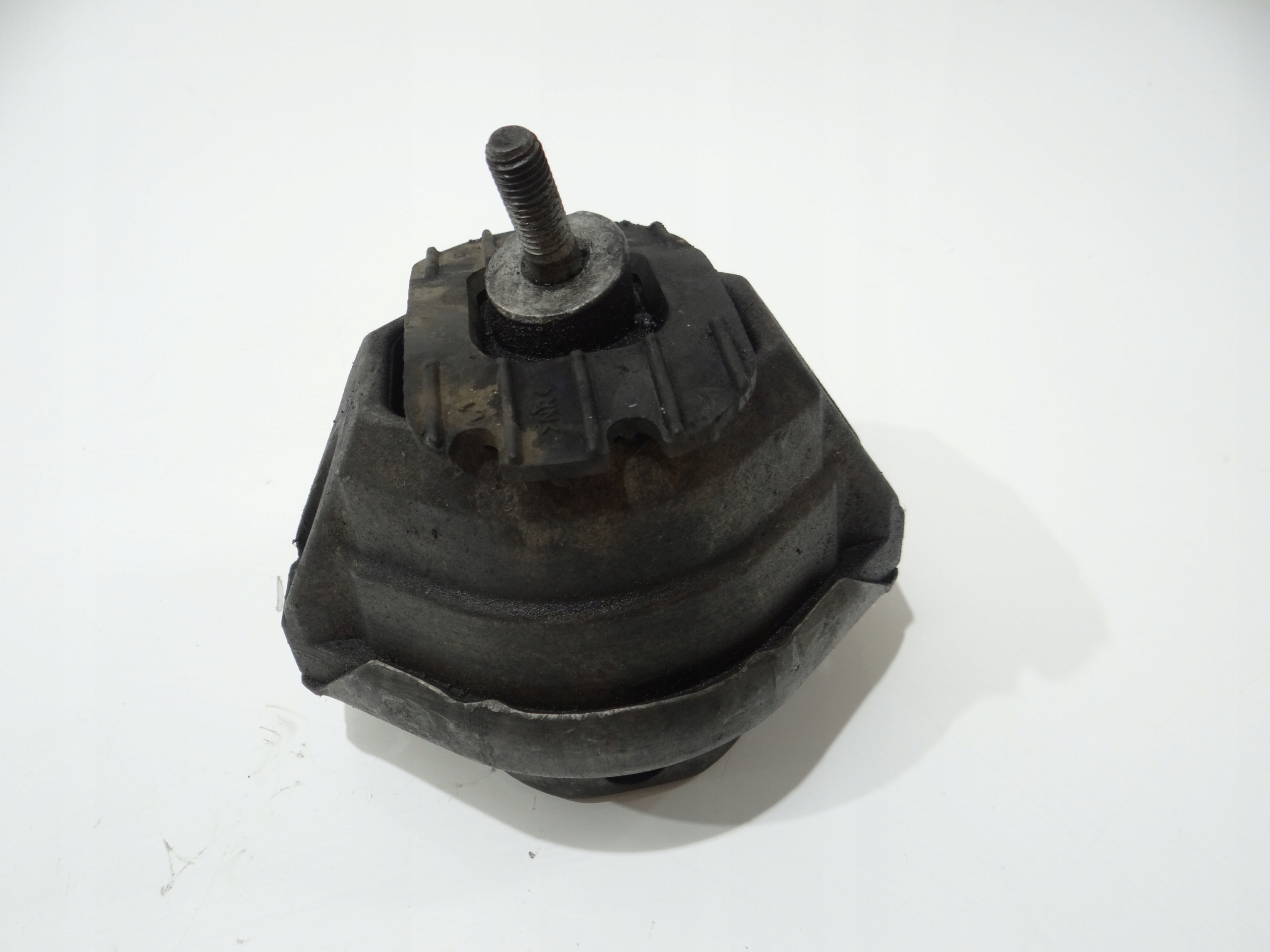 engine mount left BMW E60 E61 6762607
