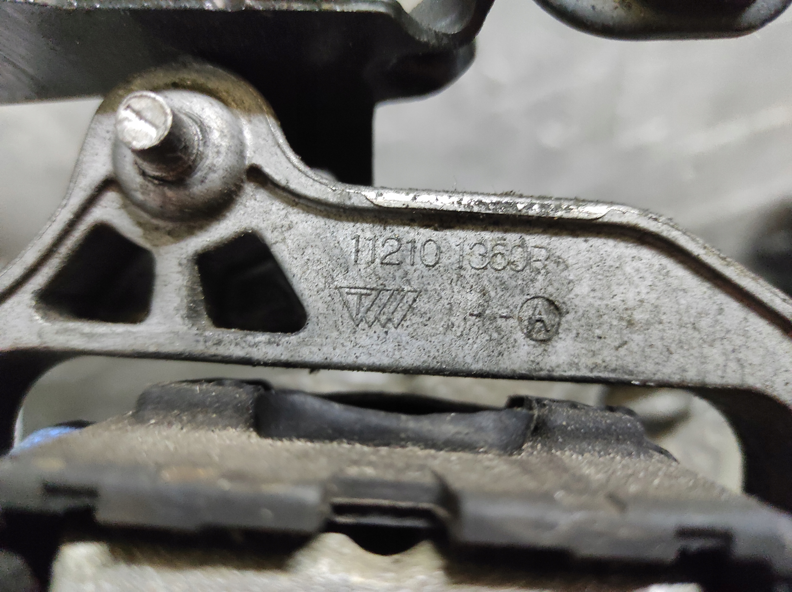 holder engine mount RENAULT TRAFIC III 1.6DCI 112101360R