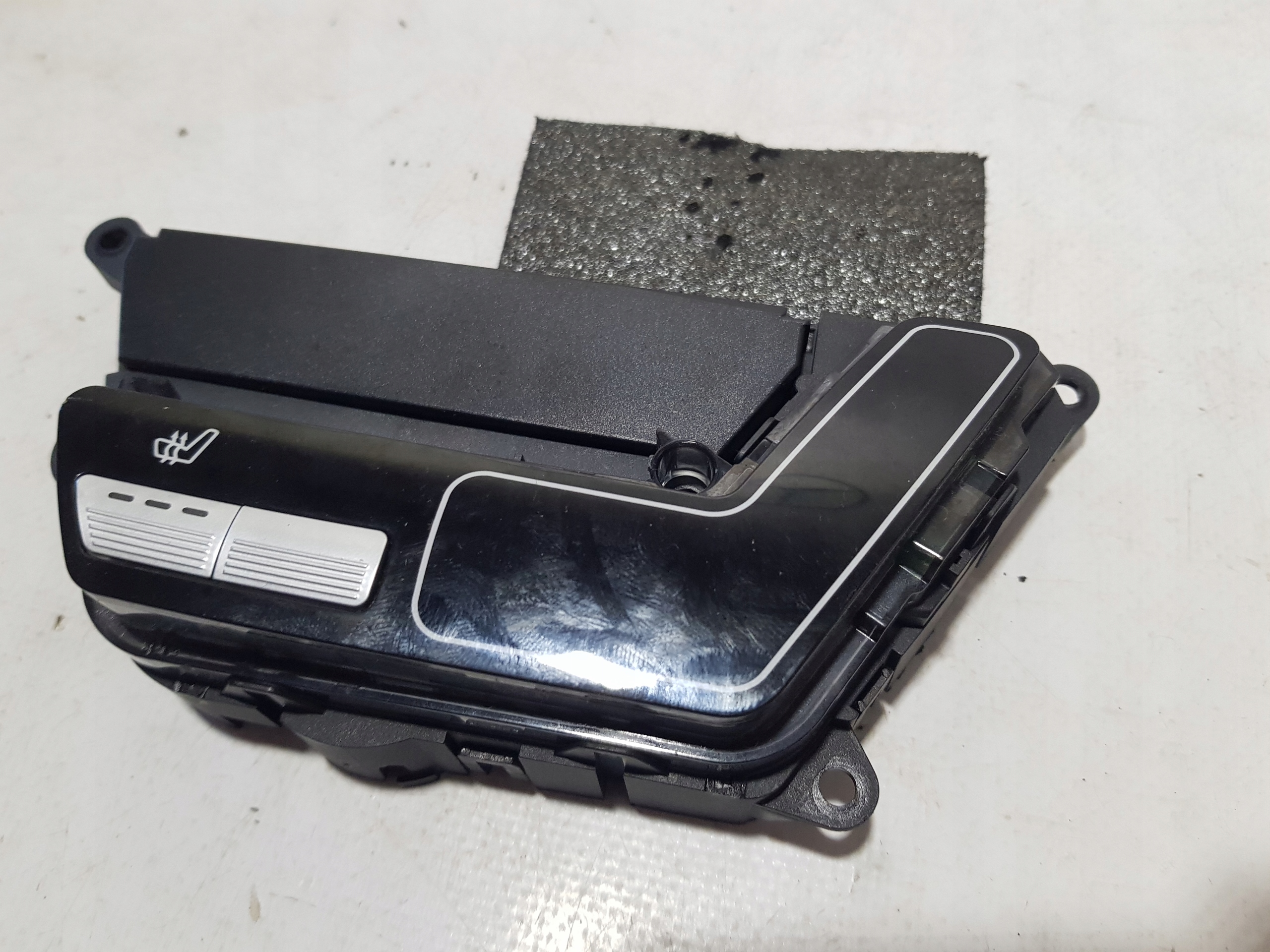 PANEL sedačka MERCEDES W221 pravý A2218704351