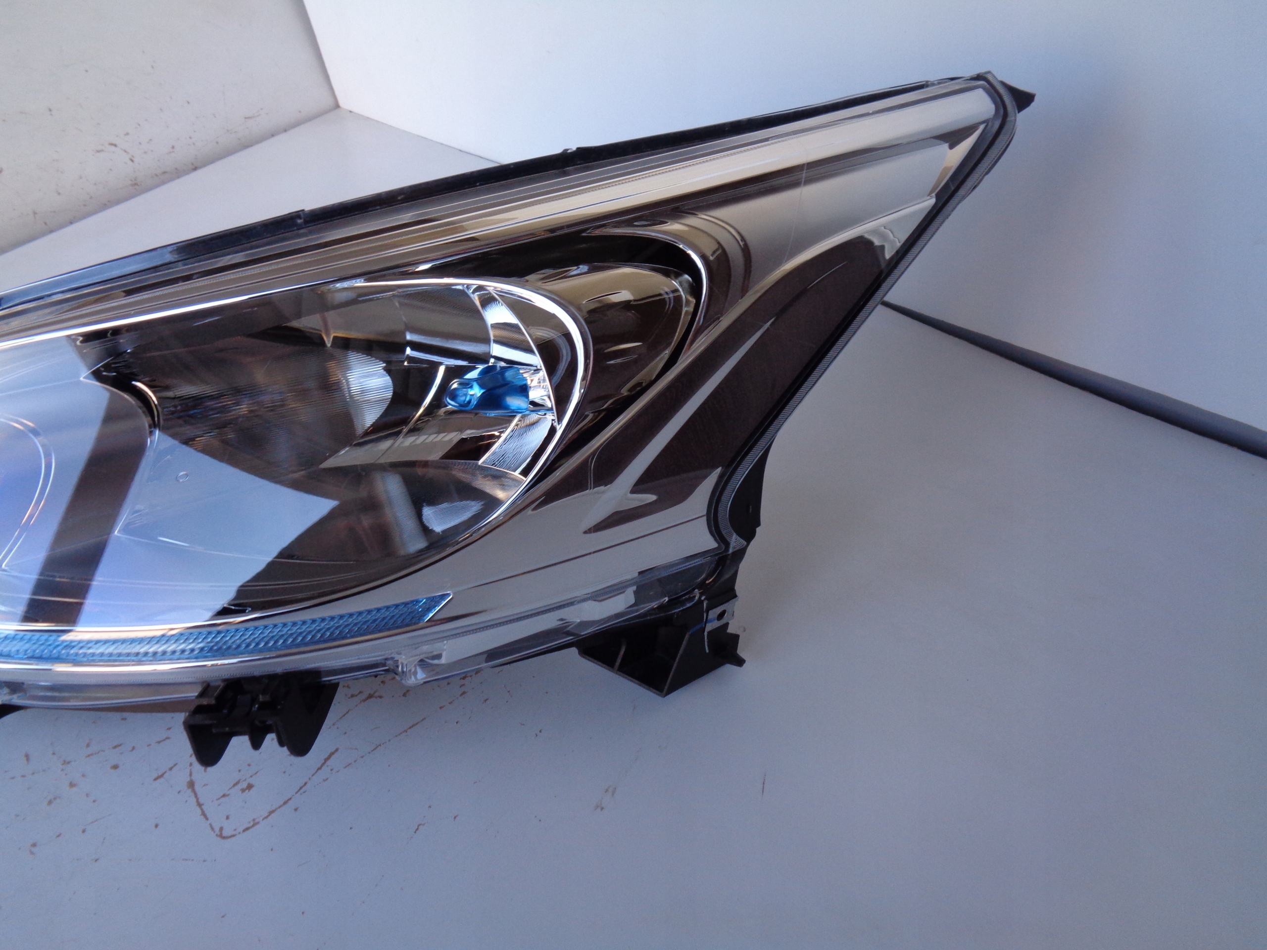 light left REFLEKTOR NISSAN E-NV200 ENV200