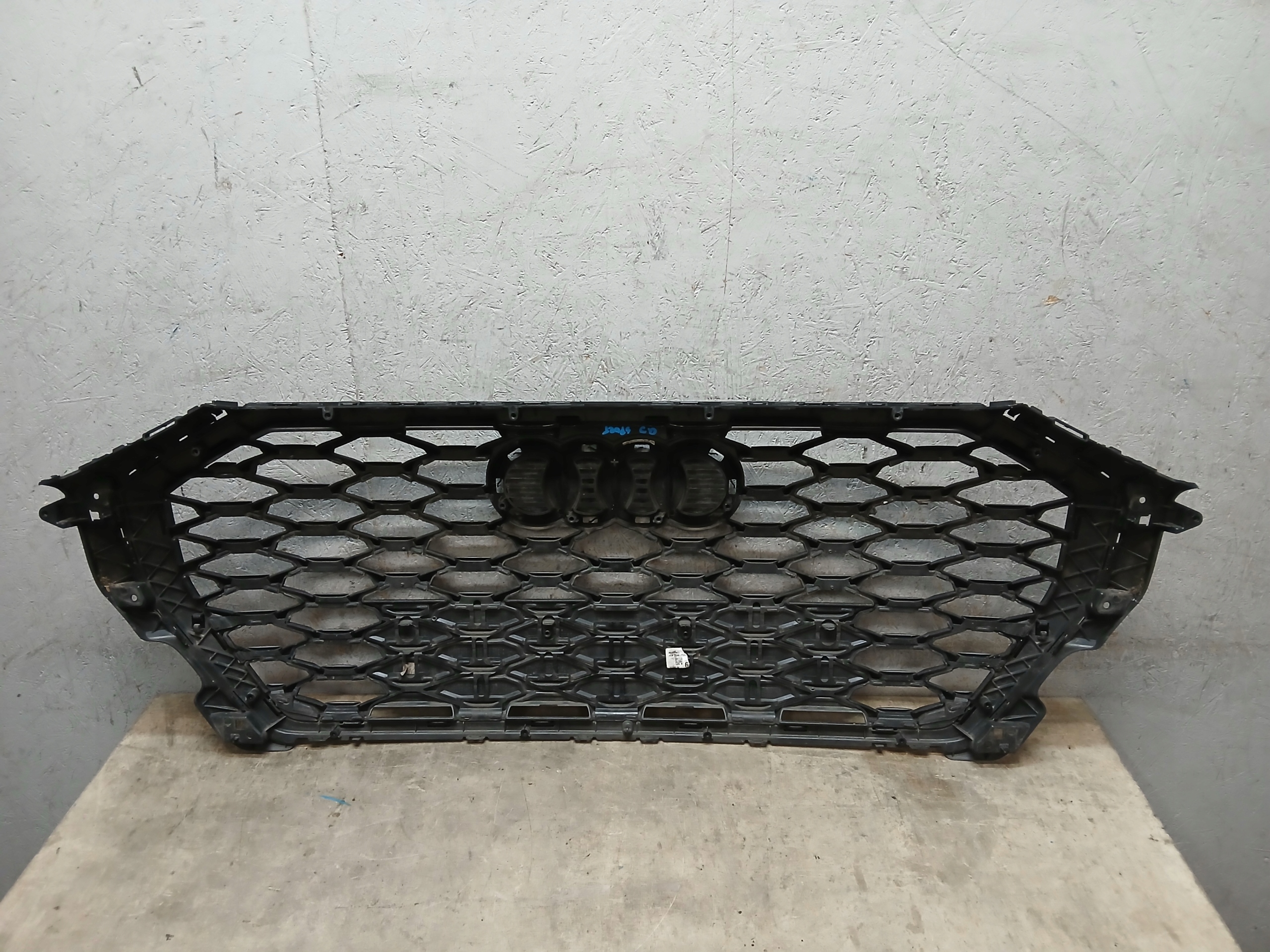 Grille AUDI Q3 83F SPORTBACK S LINE 83A853651