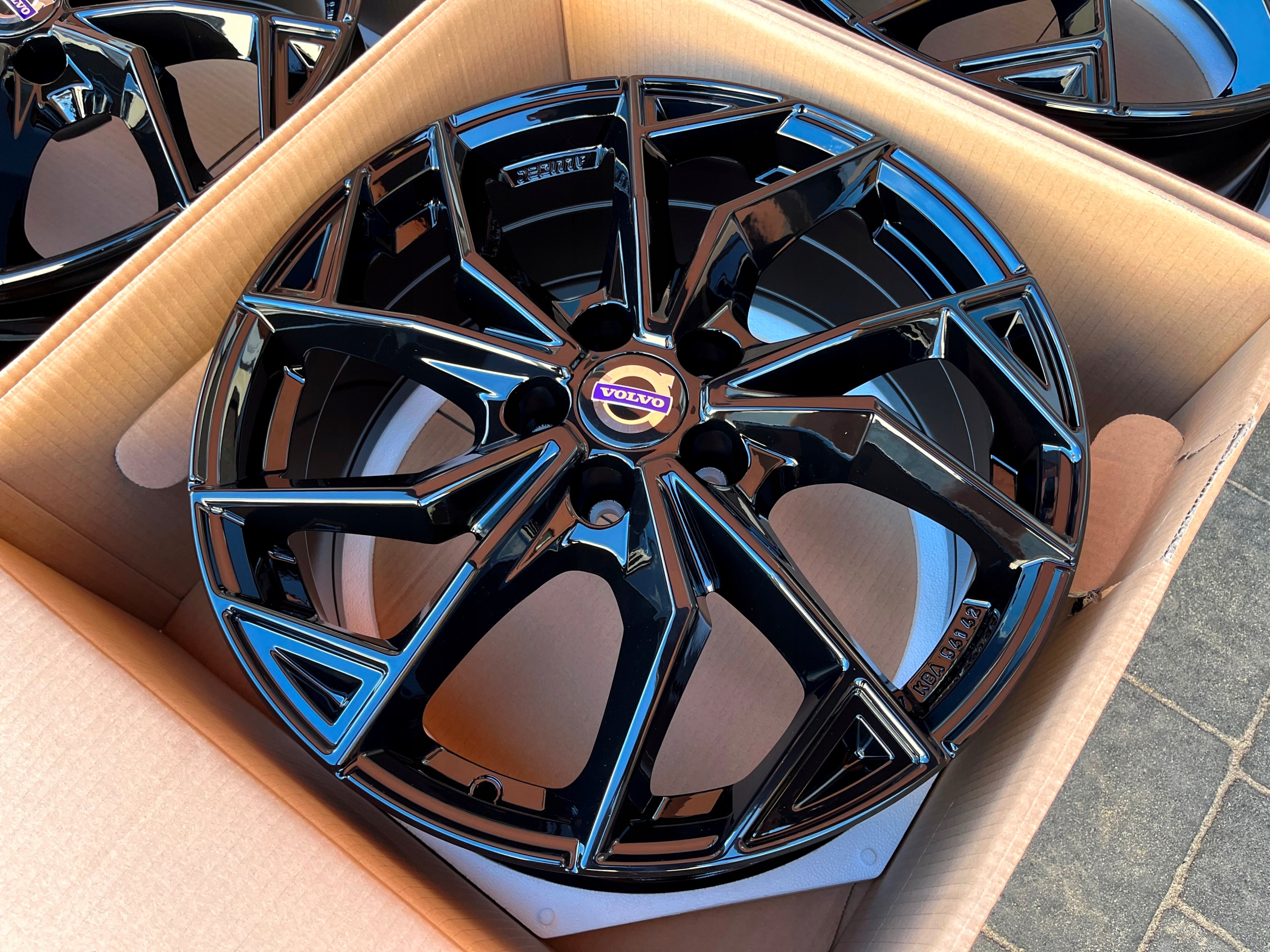 VOLVO XC40 XC60 XC70 FELGI ALUMINIOWE 19 ALUTEC Rozstaw śrub 5x108