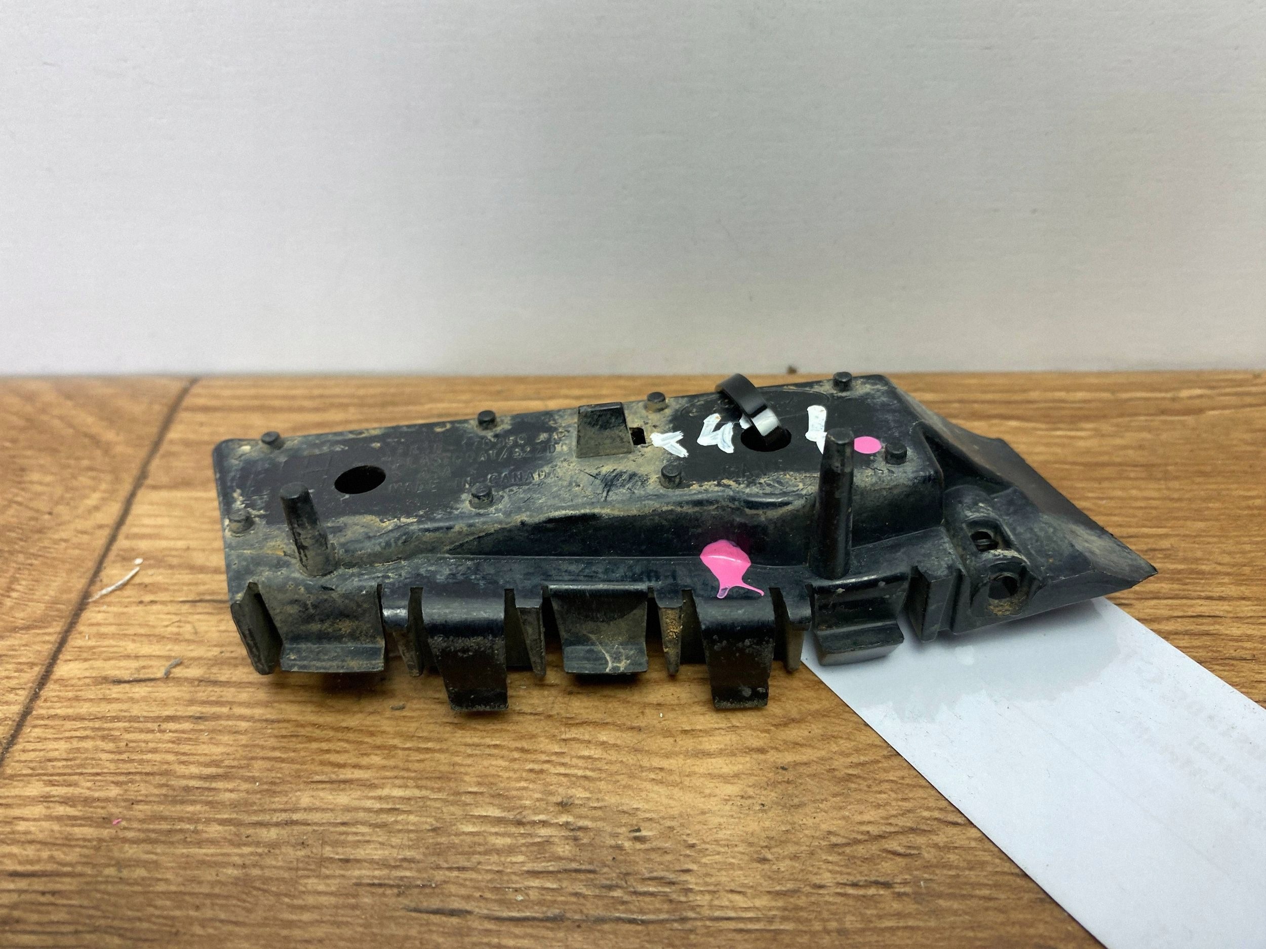 bumper bracket of the front left Ford Mustang VI 2015+