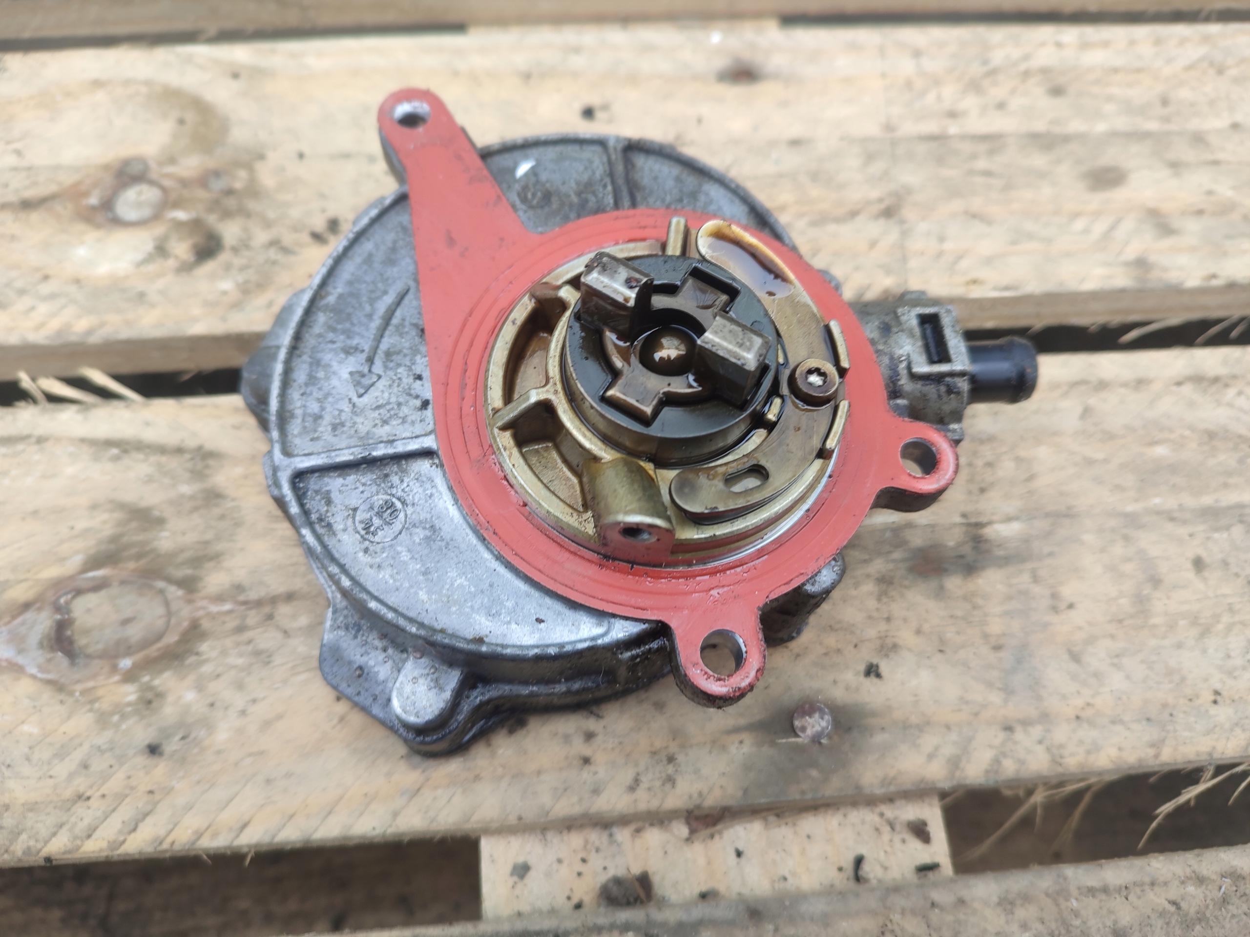 pump vacuum VACUM AUDI A6 C6 3.0 tfsi 06E145100M