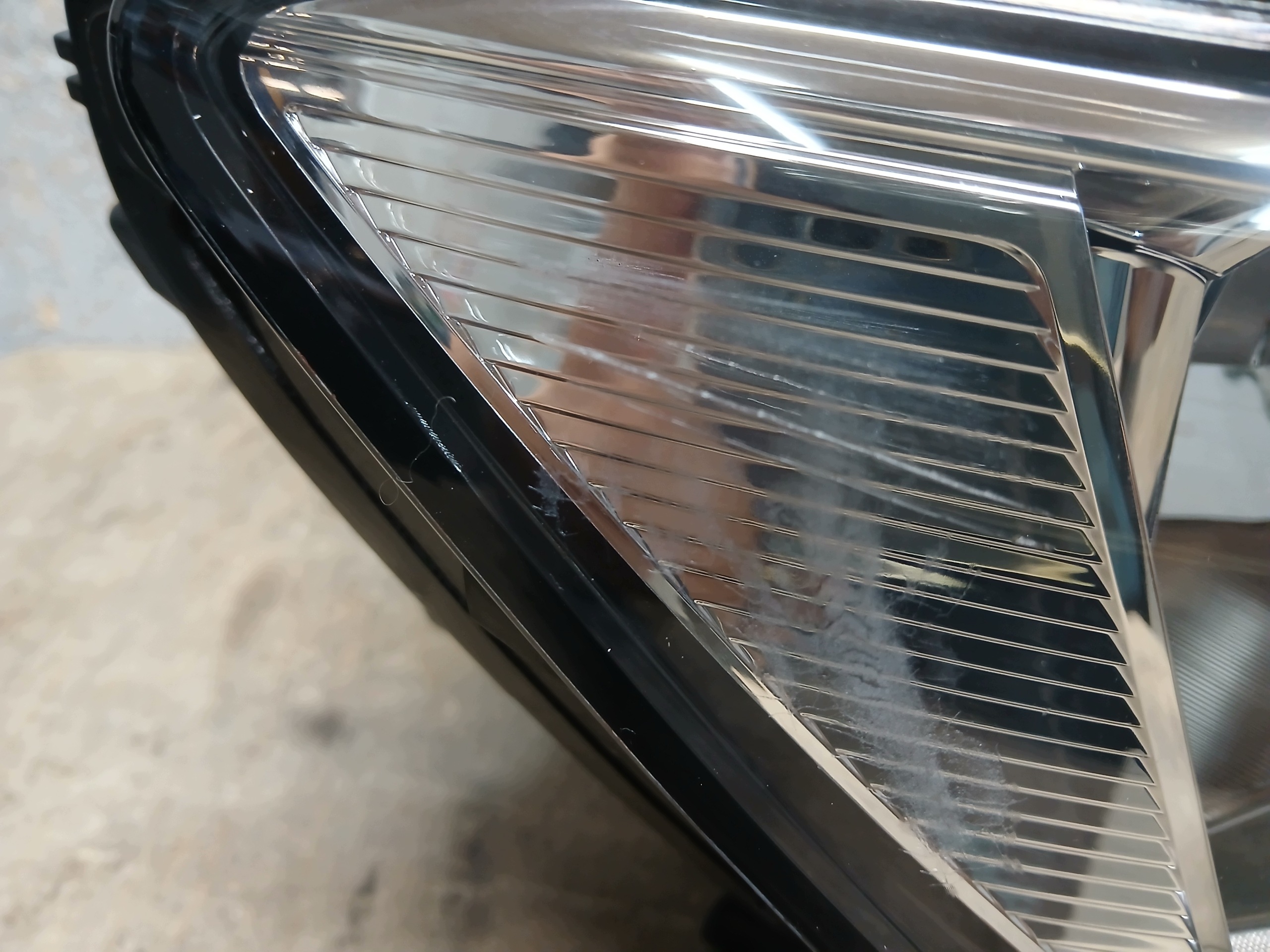light front right VW T-ROC T ROC 2GA 2GA941006B