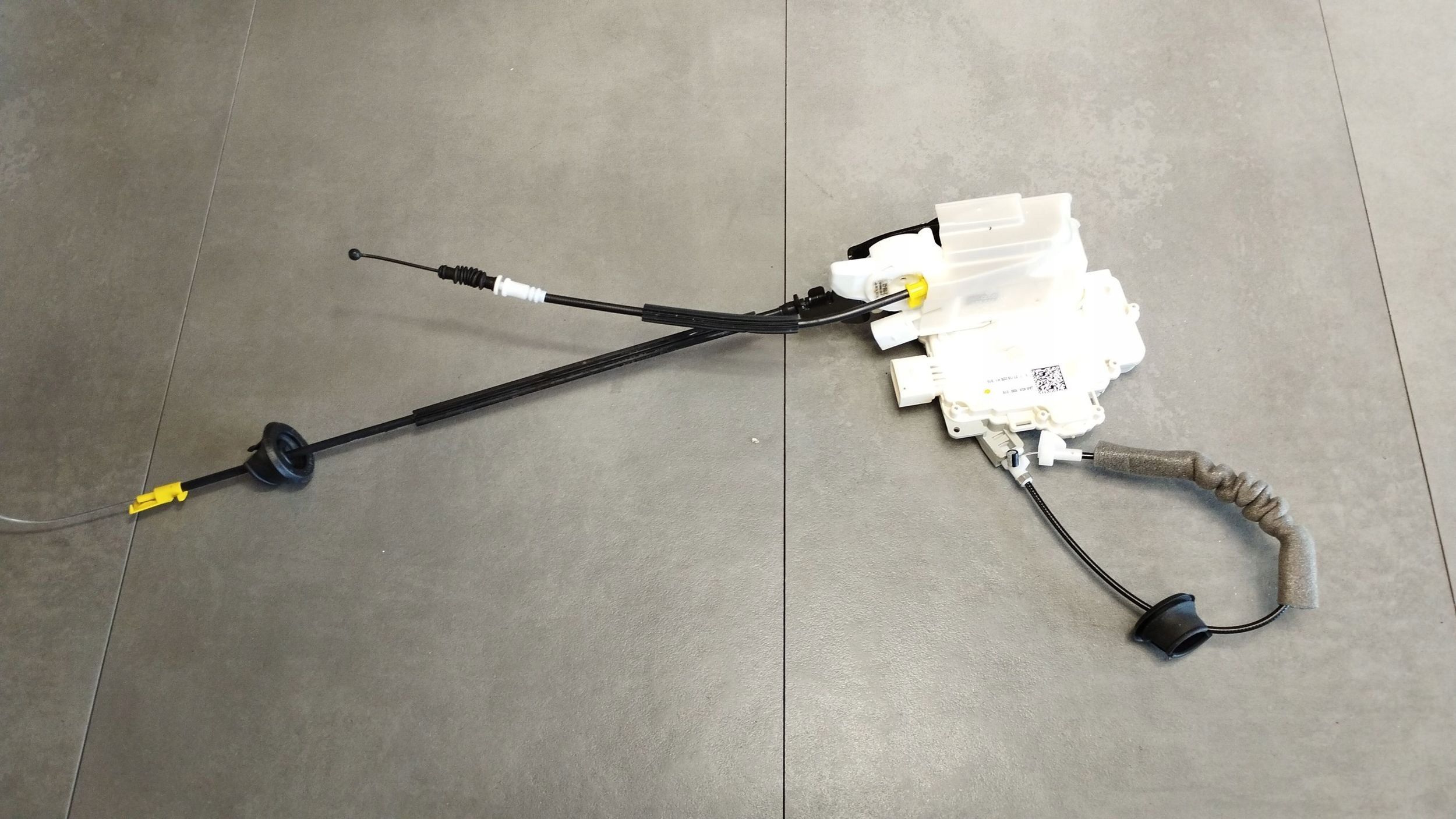 Audi A7 4G 2016 lock door right rear part 4G8839016