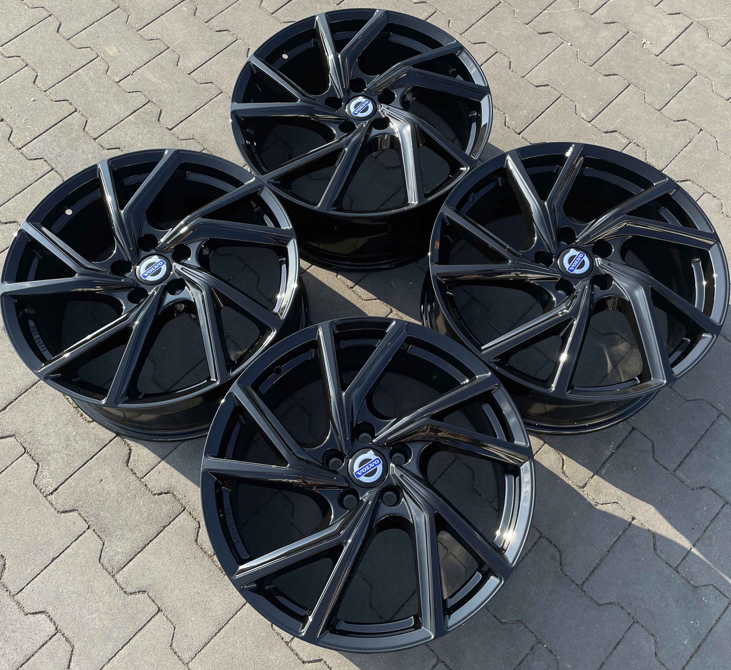 VOLVO XC60 FELGI 19 NIEMIECKIE NOWE Model P107 DIAMOND BLACK