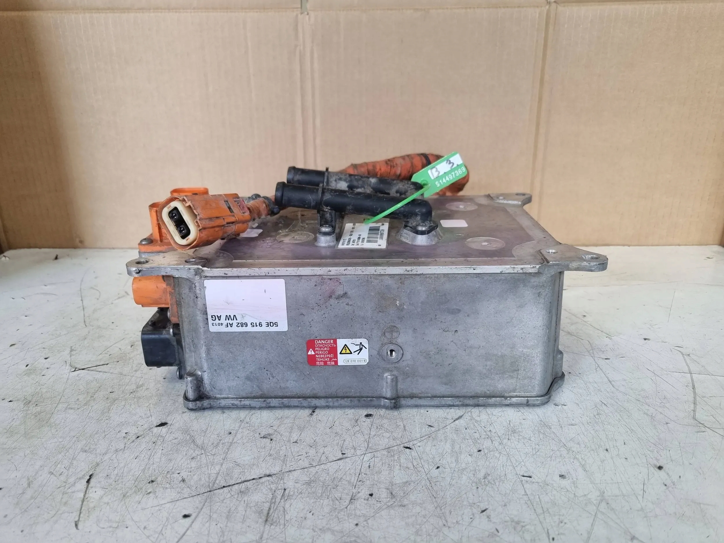LADOWARKA PER BATTERIA COMPRESSORE 5QE915682AF GOLF VII AUDI A3 8V PASSAT B8