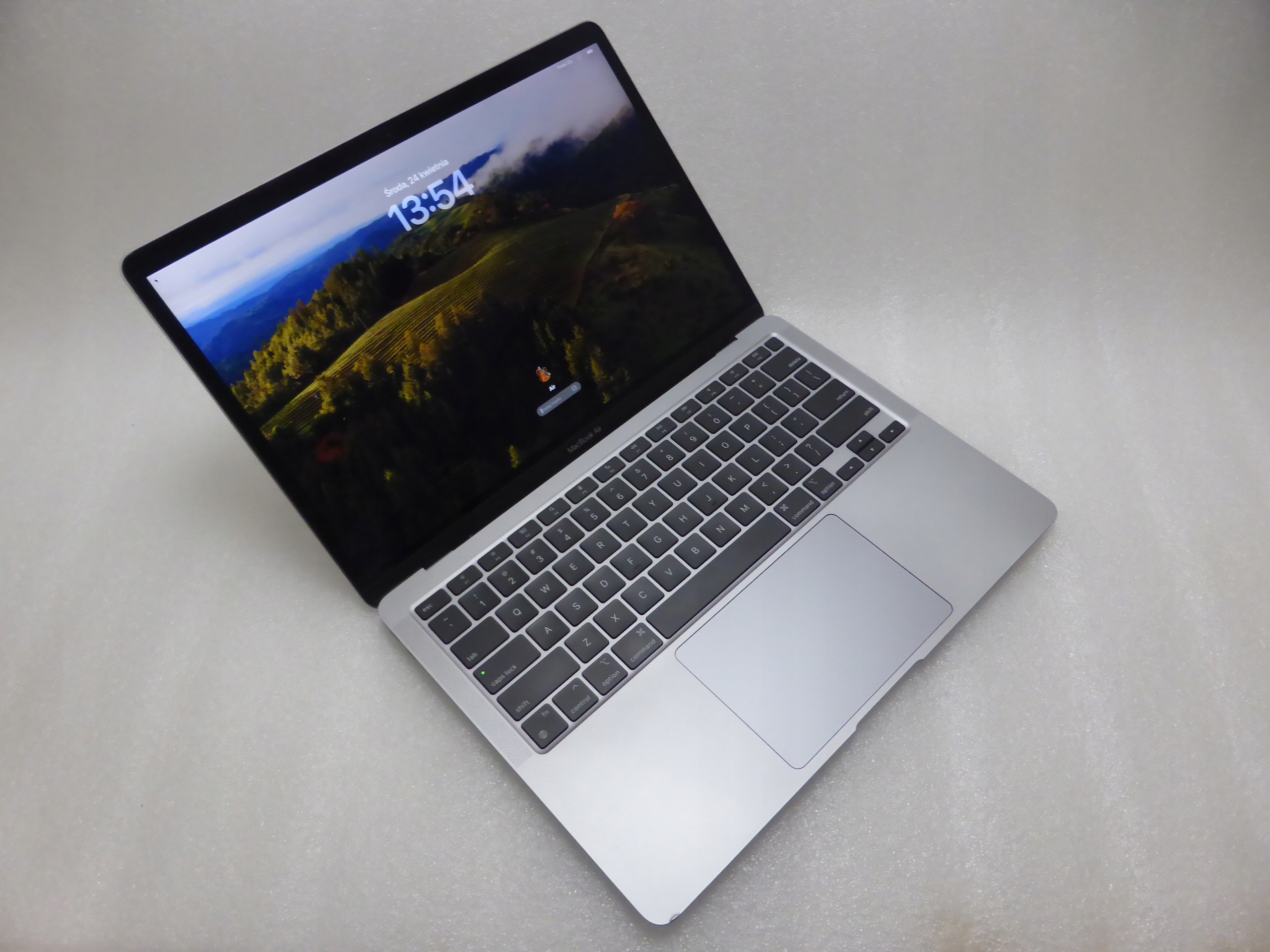 Macbook Air 13" A2337 (2020) M1 8GB 256M2 BATERIA MIN 80% SPACE GREY 12MCY Model A2337