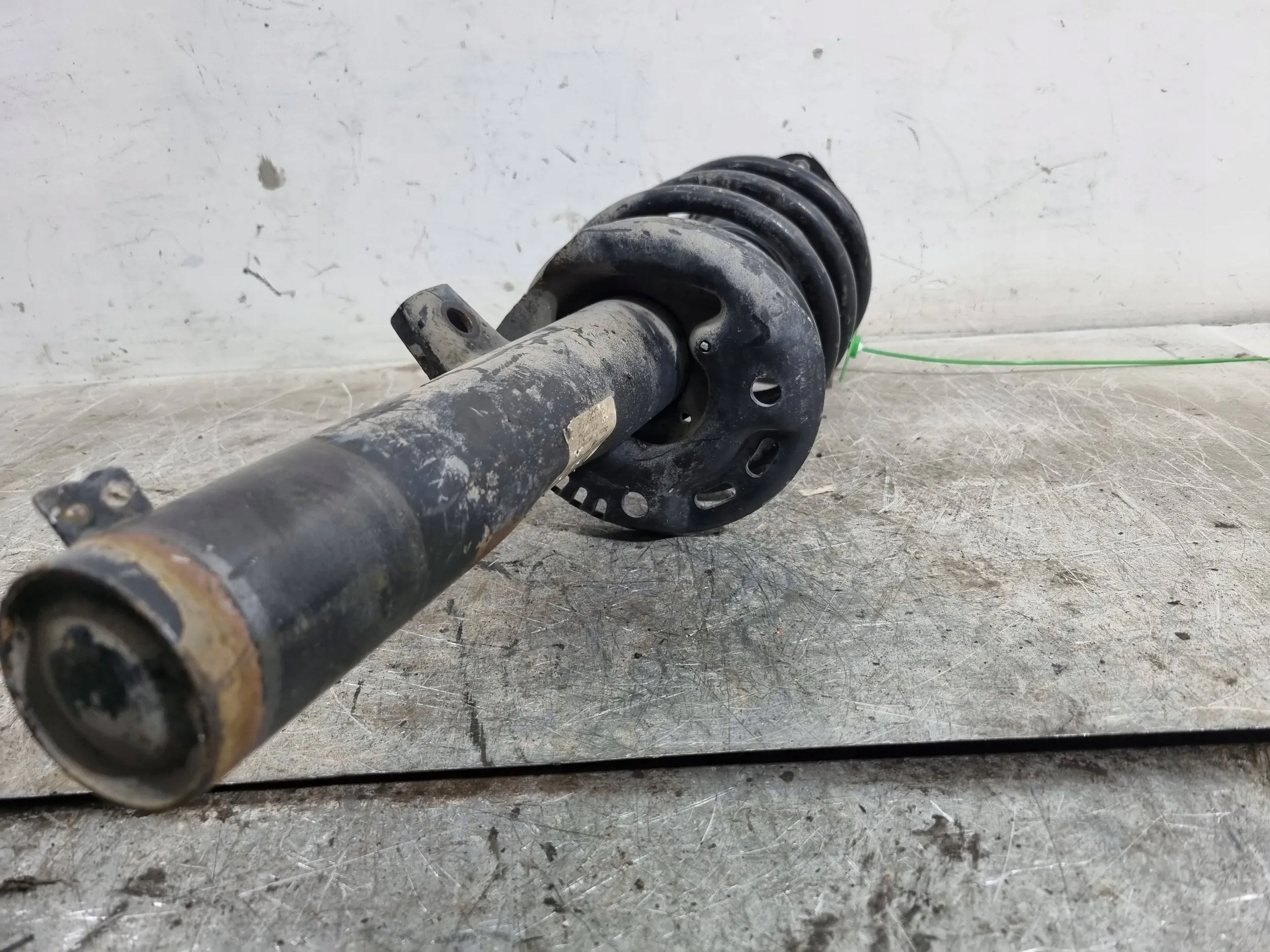 shock absorber L/P front 1T0413031DB AUDI A3 8P GOLF V OCTAVIA II TOLEDO