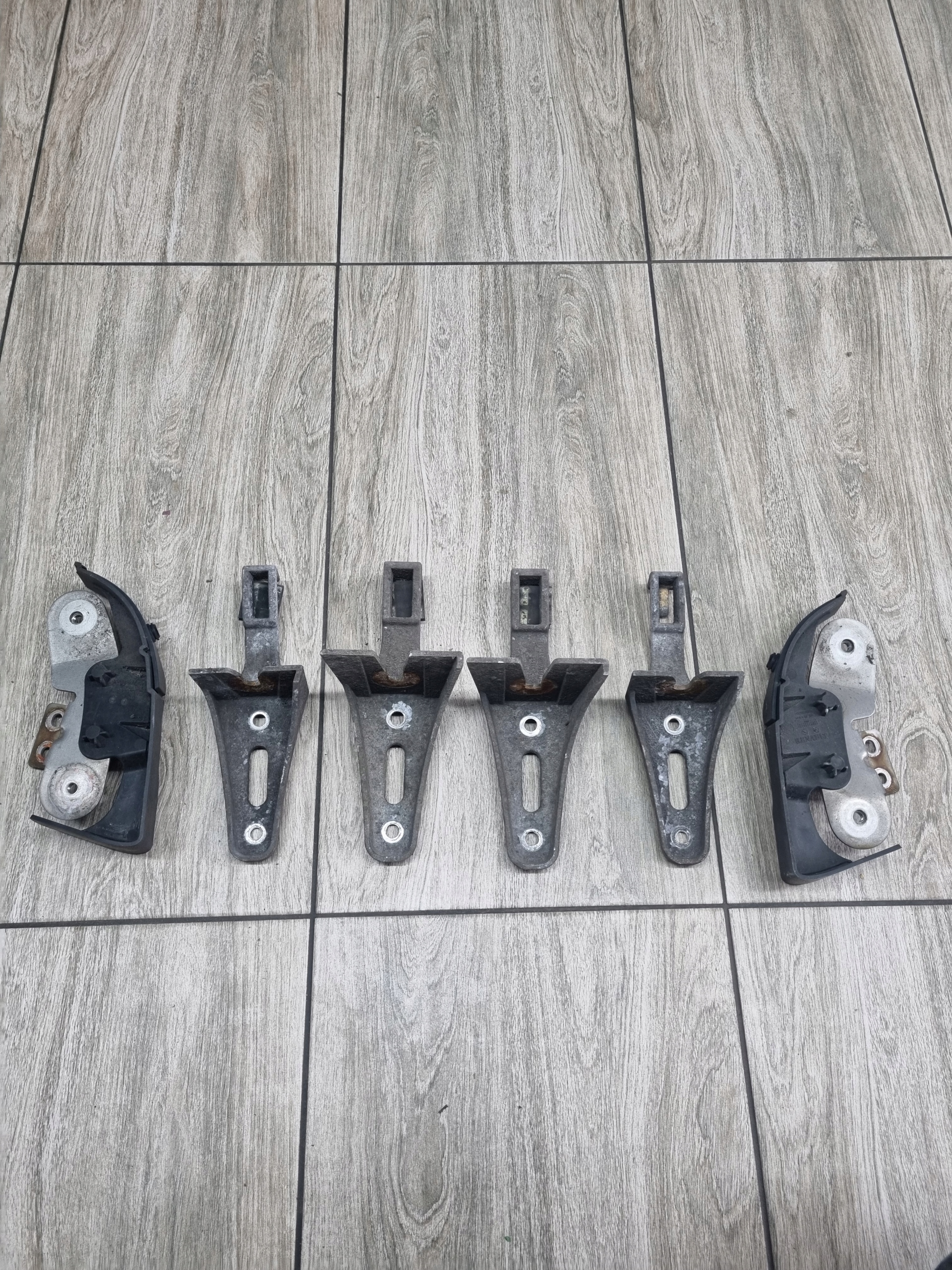 UCHWYT MOCOWANIE WSPORNIK BLENDY RENAULT MAGNUM DXI 13 LIFT VEGA