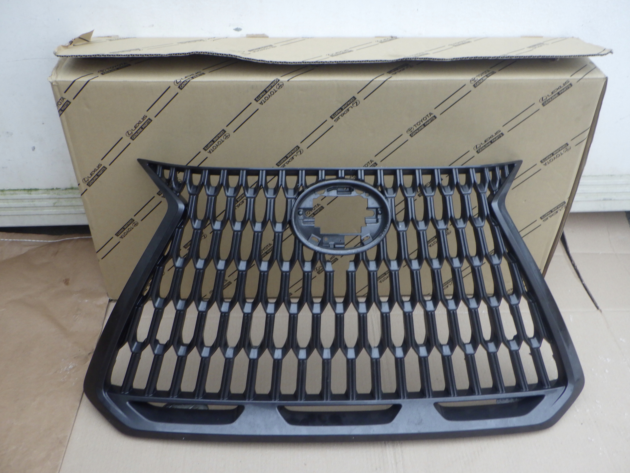 ATRAPA GRILL LEXUS NX