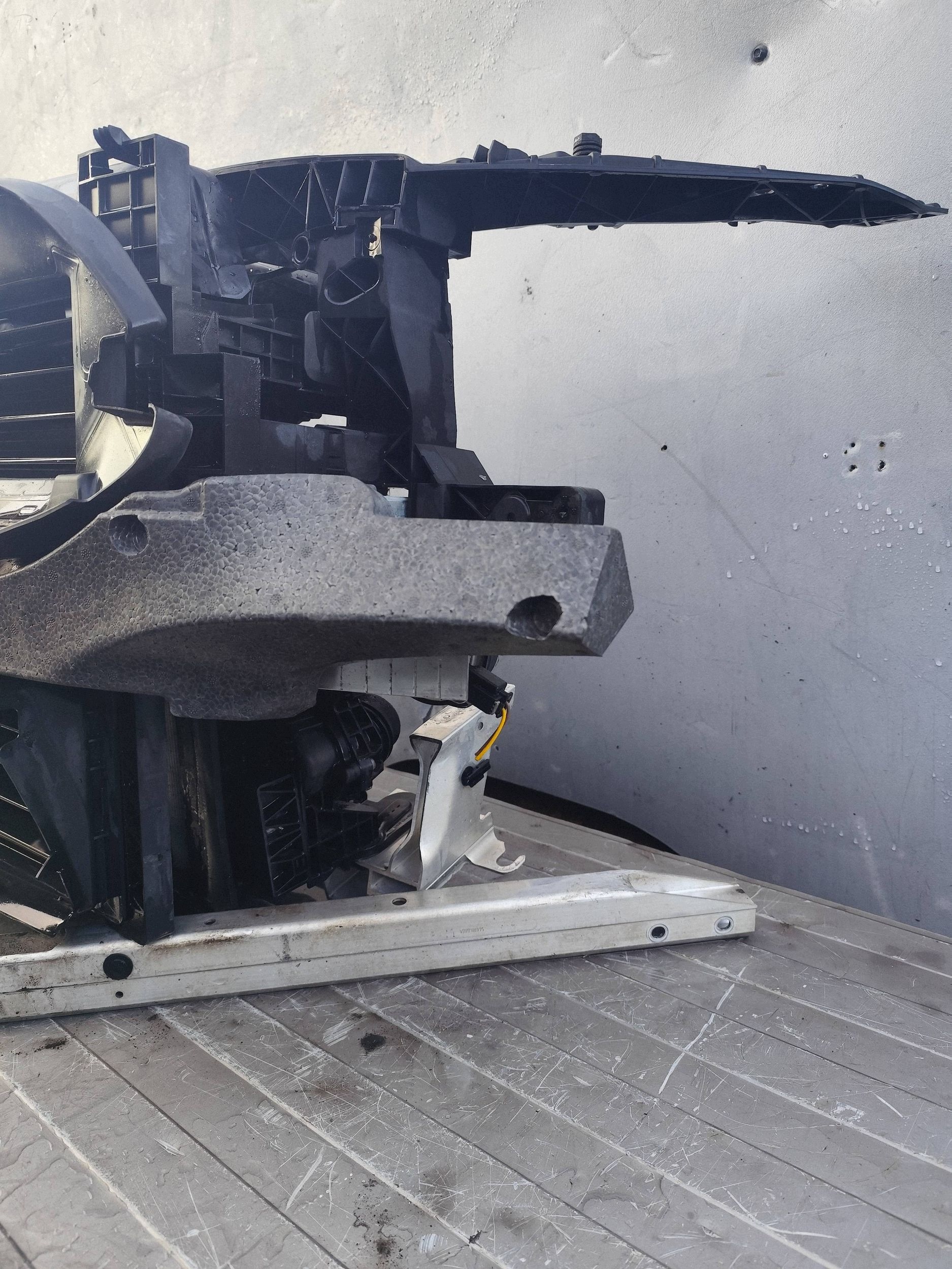 MERCEDES B-KLASA 247 LIFT support panel for radiators radiator complete DEMONTAZ