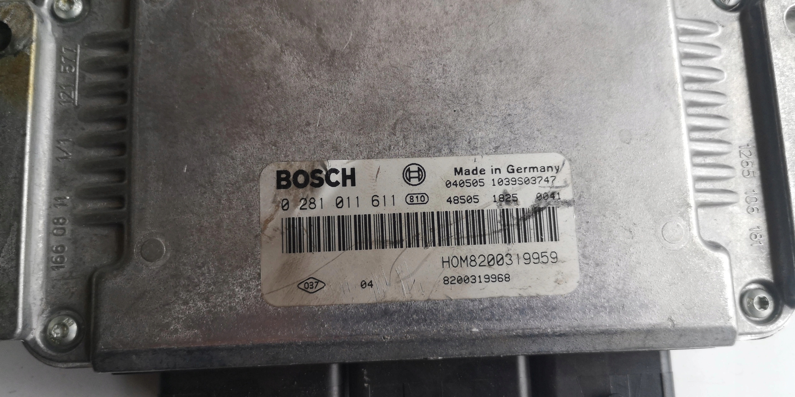 computer ECU RENAULT MITSUBISHI 0281011611 ORYGINA