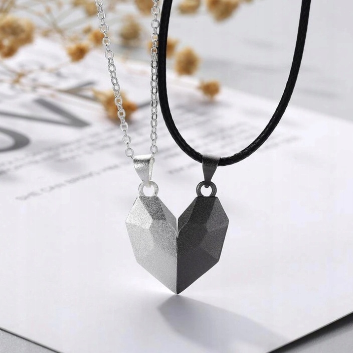 NASZYJNIK MAGNETYCZNY POŁÓWKI DWA SERCA DLA PAR Cechy brak