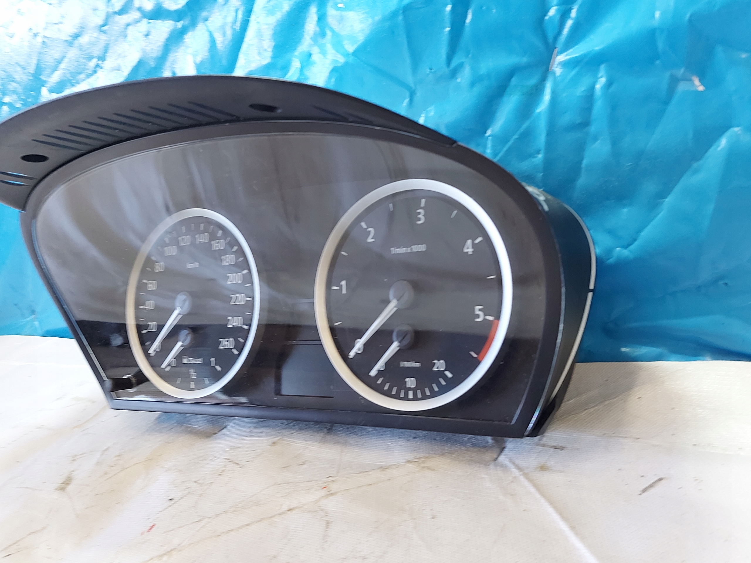dials clock BMW 525D E60 62116958600